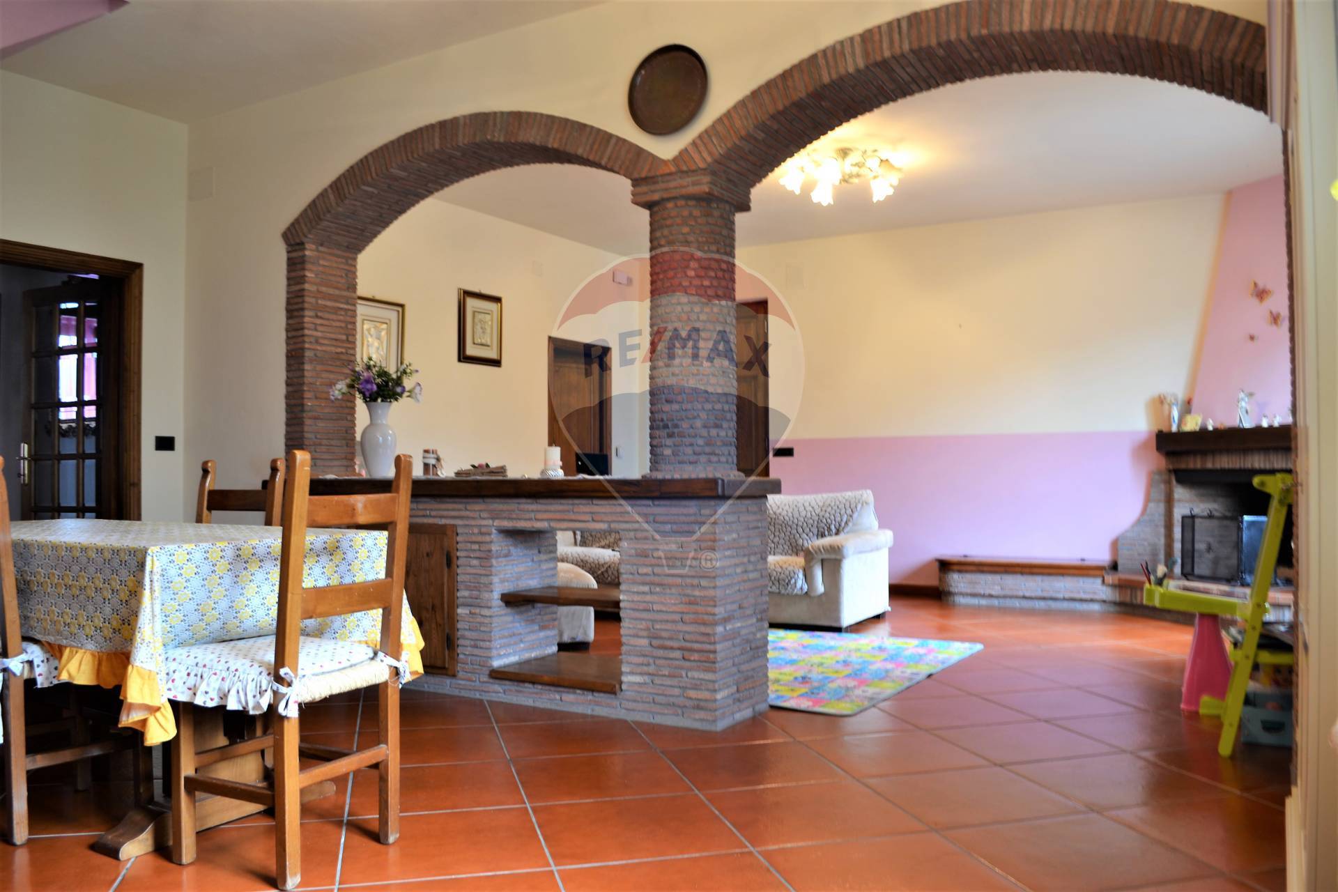 Villa MINUCCIANO vendita    RE/MAX Quality House