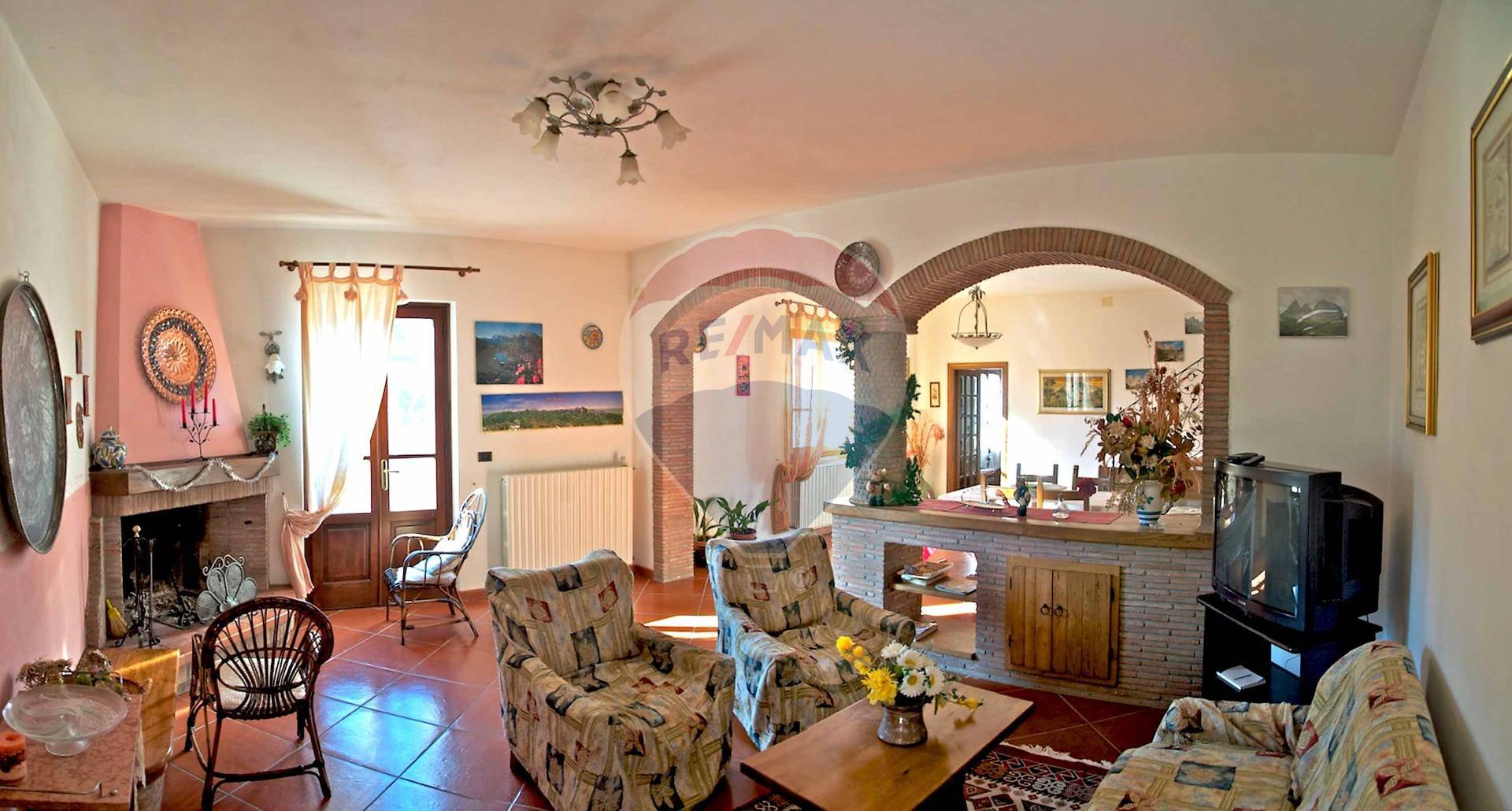 Villa MINUCCIANO vendita    RE/MAX Quality House