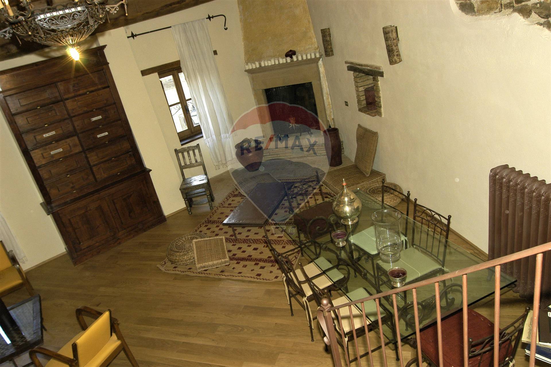  bevagna vendita quart: torre del colle re/max famosa