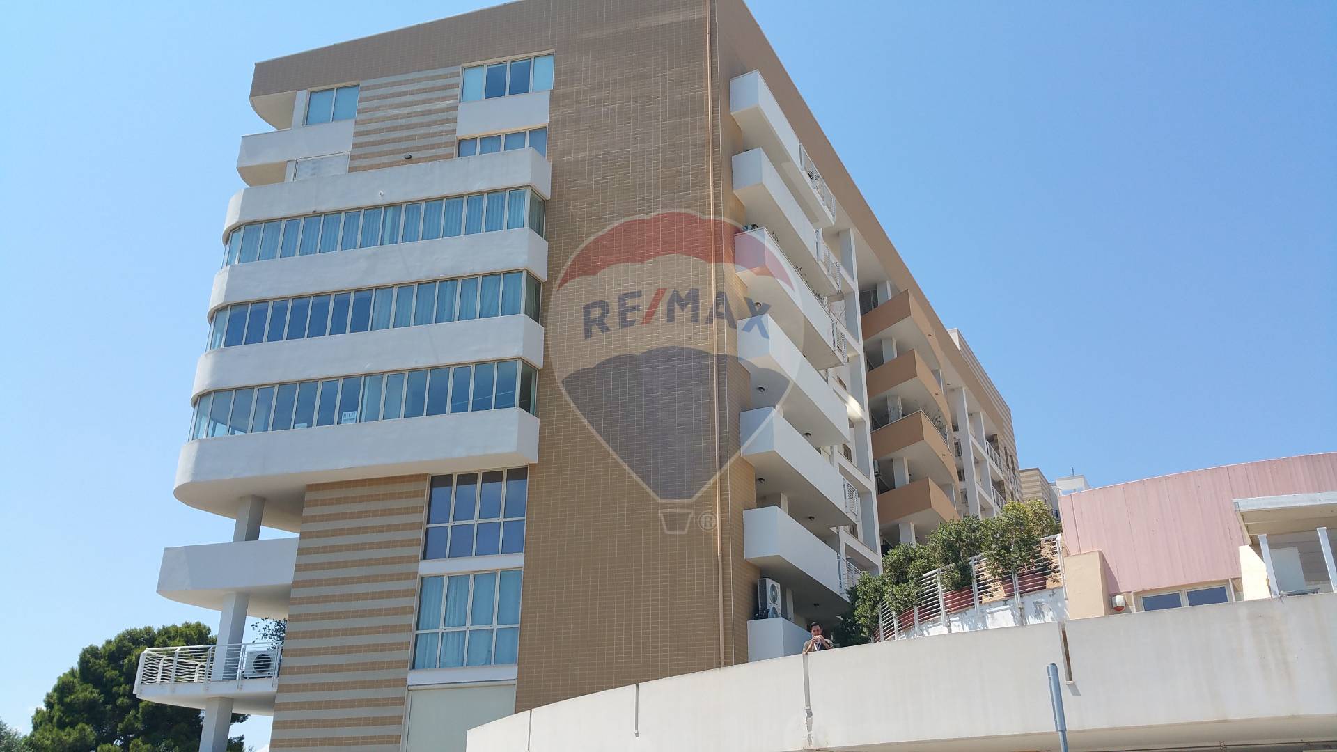  bari affitto quart: picone re-max-acquachiara