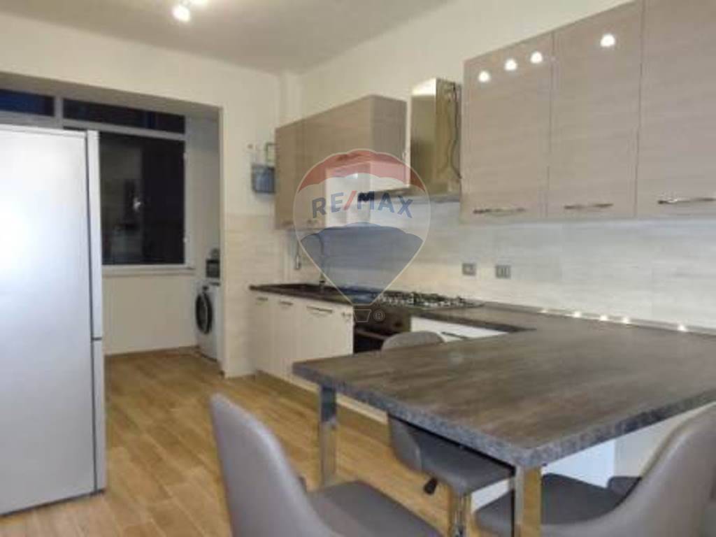  ancona vendita quart: semicentro re-max-centro-casa