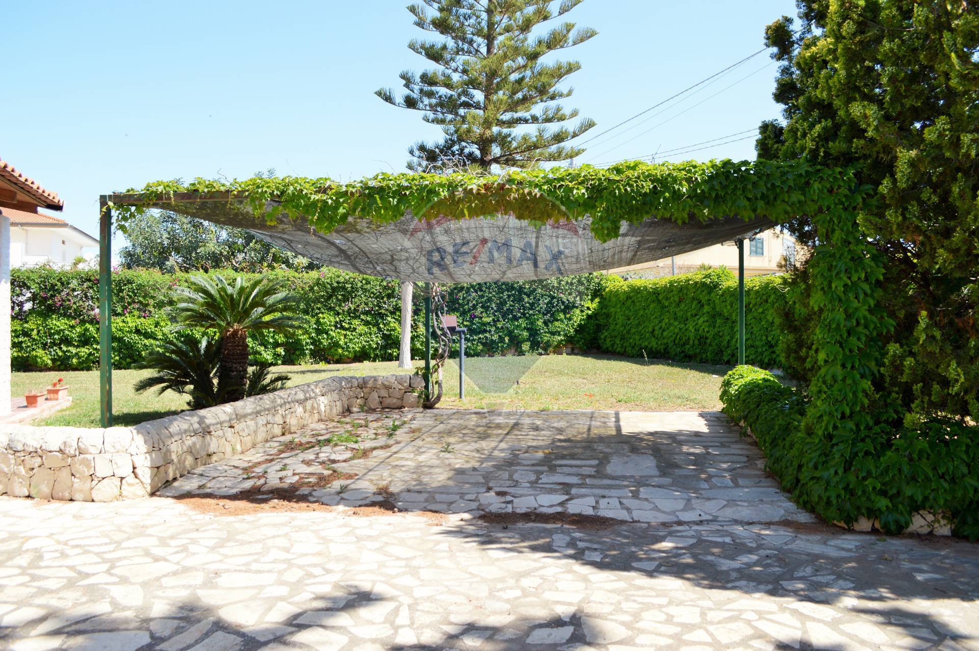 Villa SANTA CROCE CAMERINA vendita    RE/MAX Prima Classe