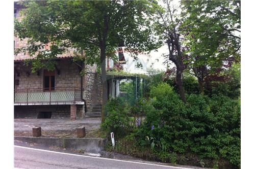 Rustico - Cascina PELLEGRINO PARMENSE vendita    RE/MAX Alfa