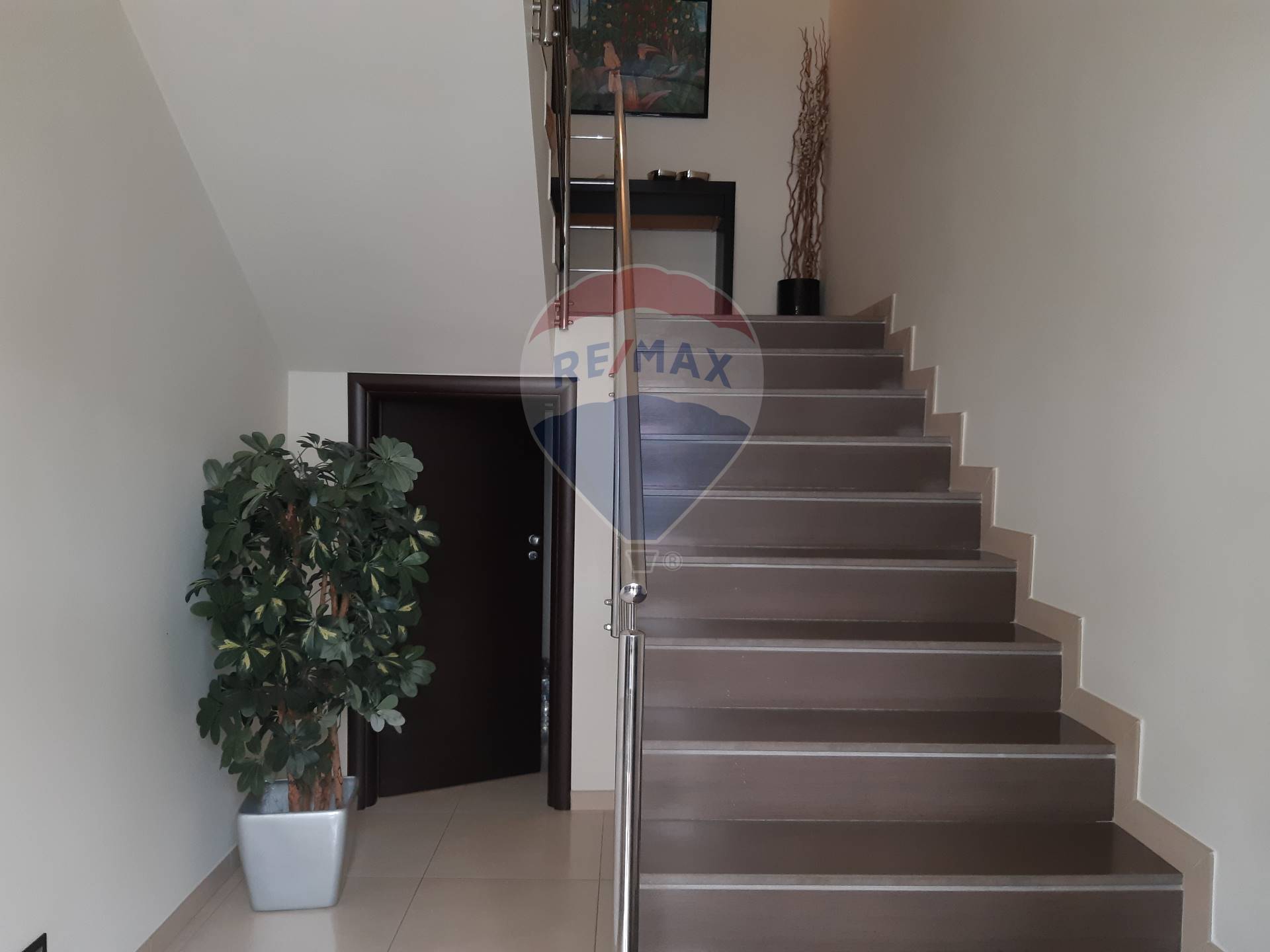 Villa Bifamiliare CAPURSO vendita    RE/MAX Acquachiara