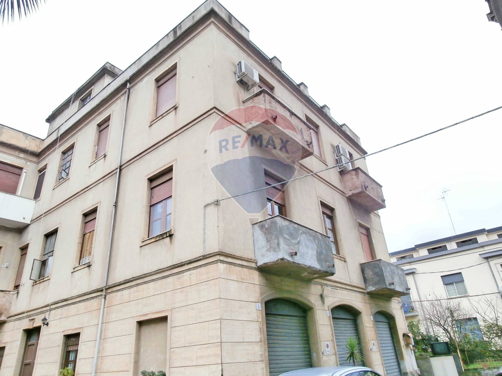  catania vendita quart: viale m. rapisardi - lavaggi re/max domus nova