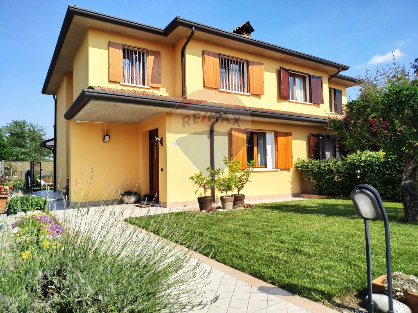  montecchio-precalcino vendita quart:  re-max-target