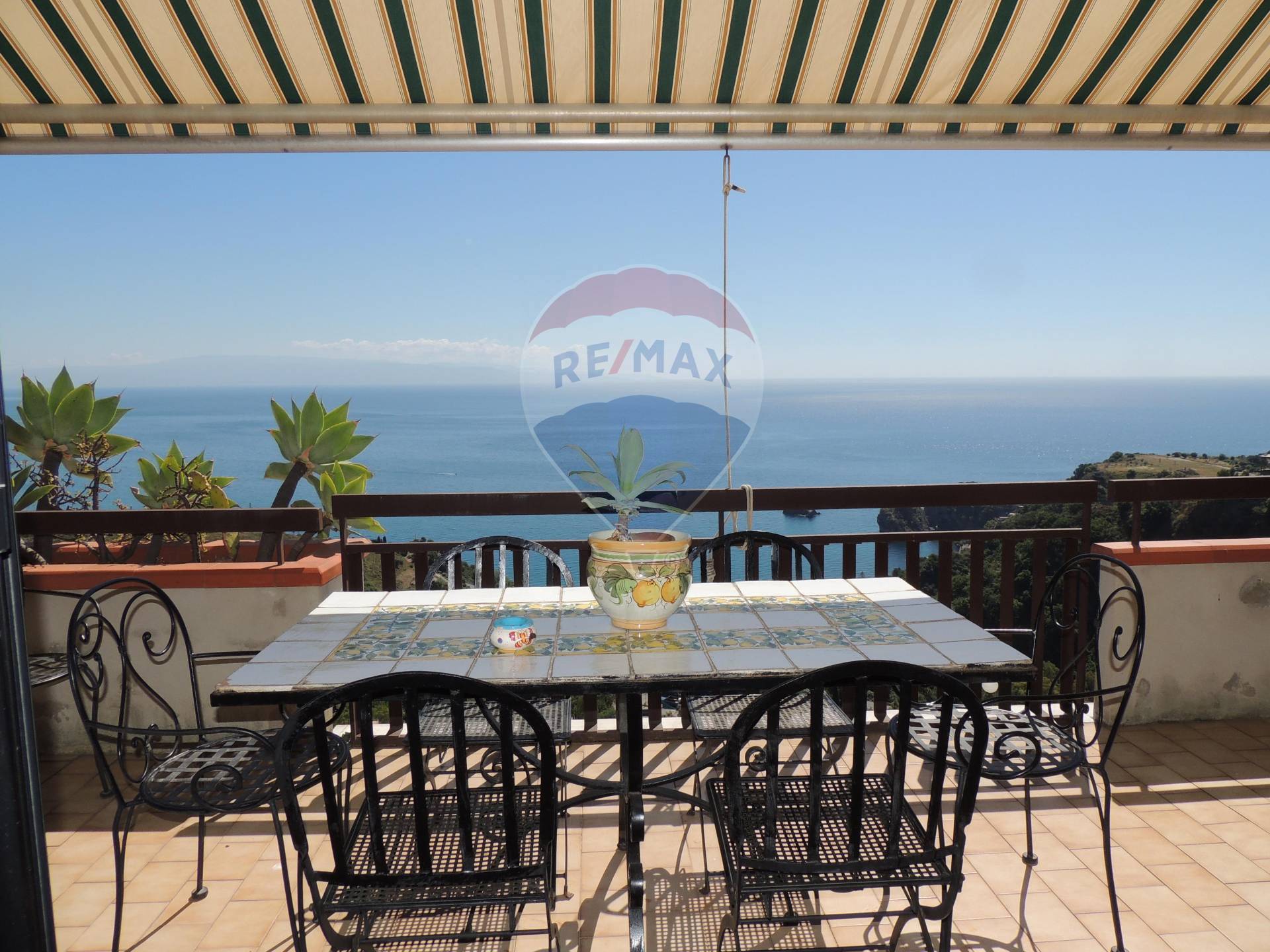  taormina vendita quart:  re-max-estates