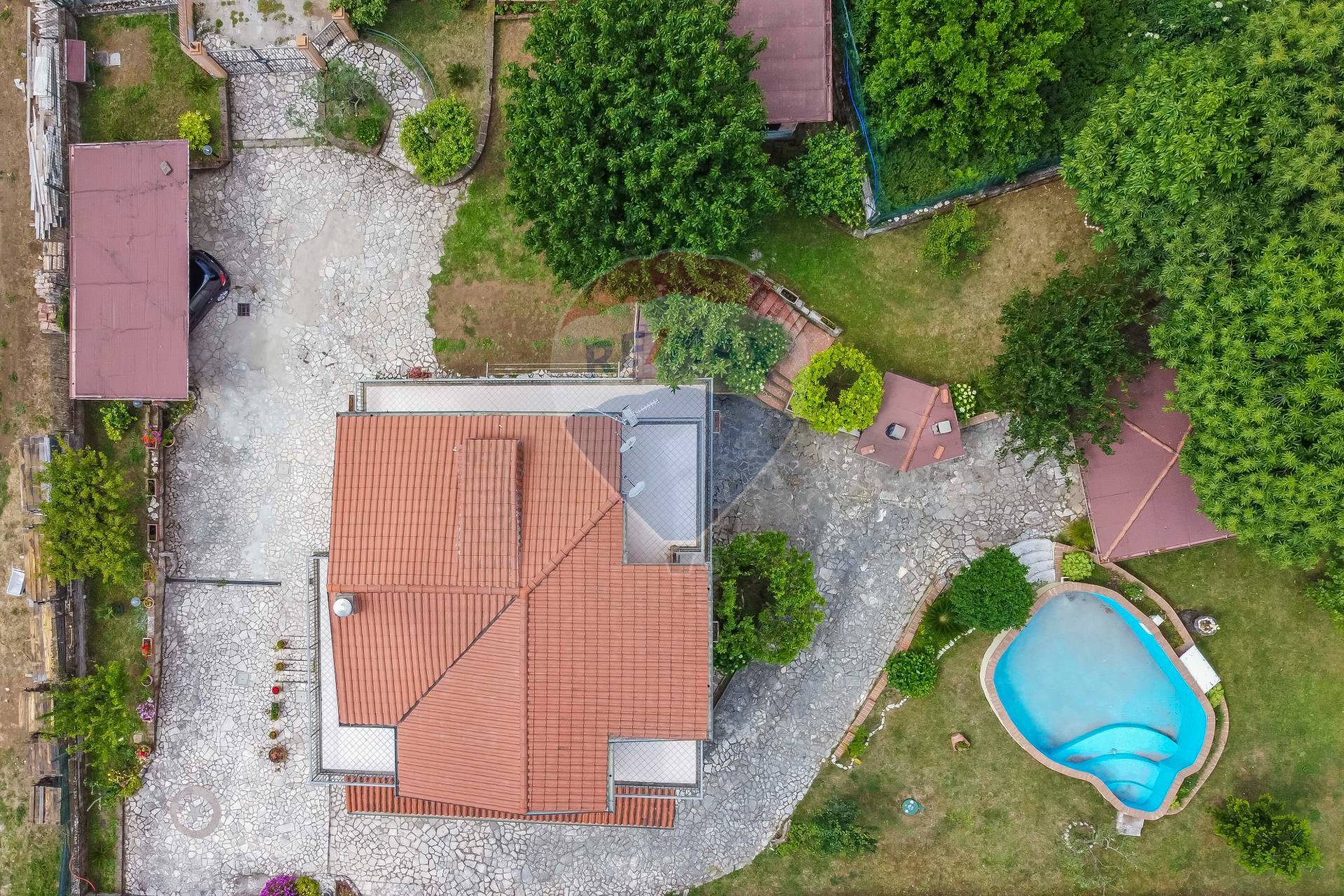 Villa LARIANO vendita    RE/MAX Opzione Casa