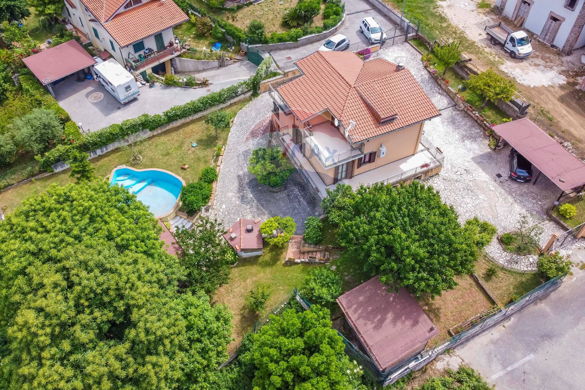 Villa LARIANO vendita    RE/MAX Opzione Casa