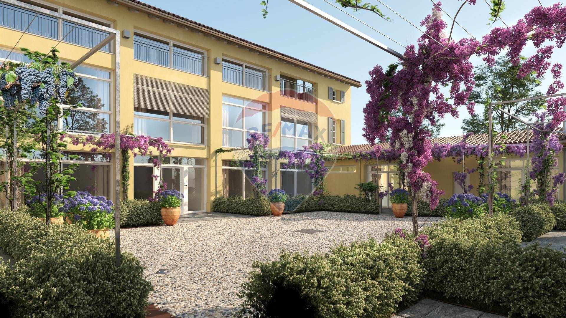 Appartamento MONTANO LUCINO vendita    RE/MAX Essenza