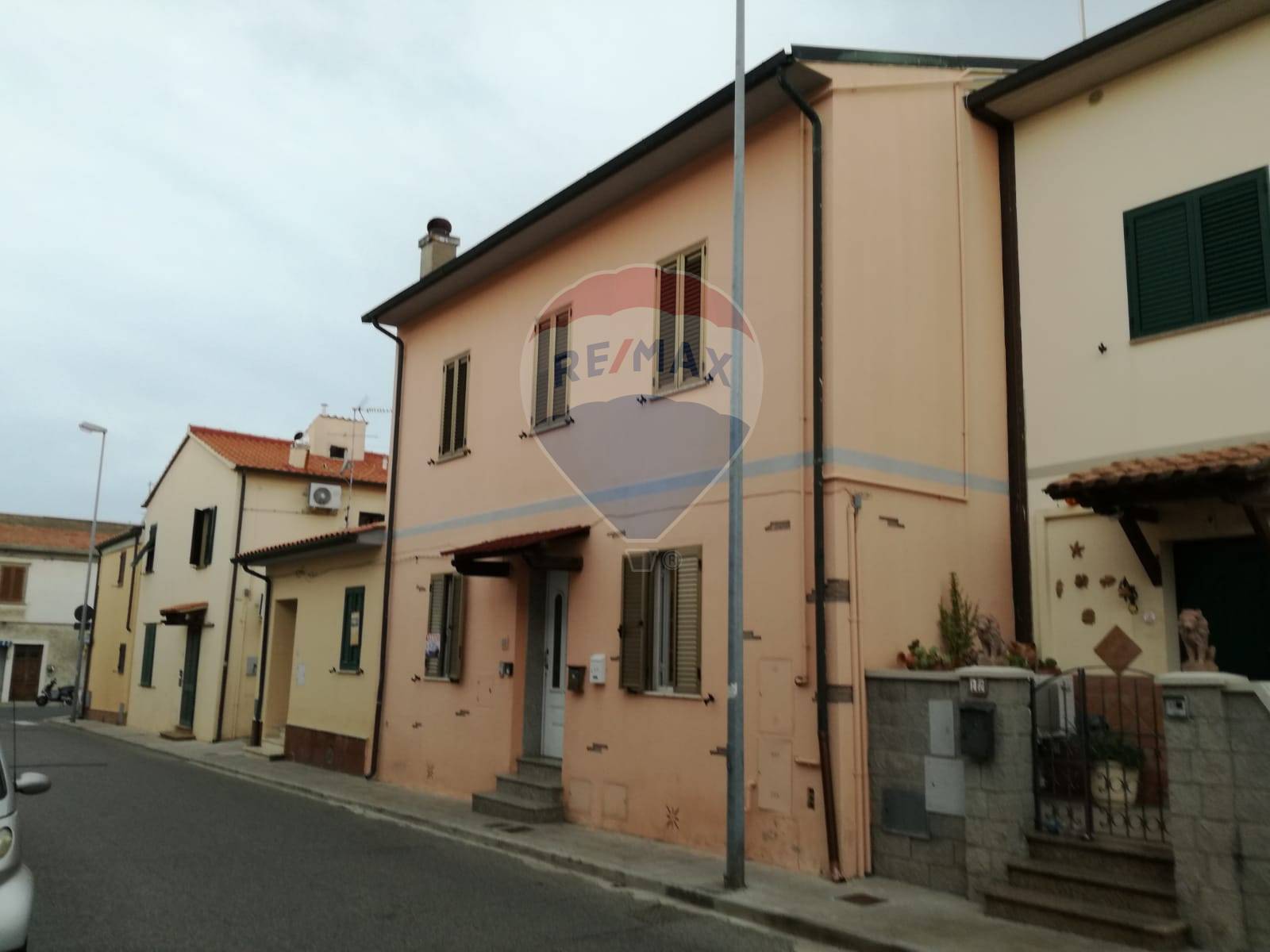 Appartamento CECINA vendita    RE/MAX Premiere