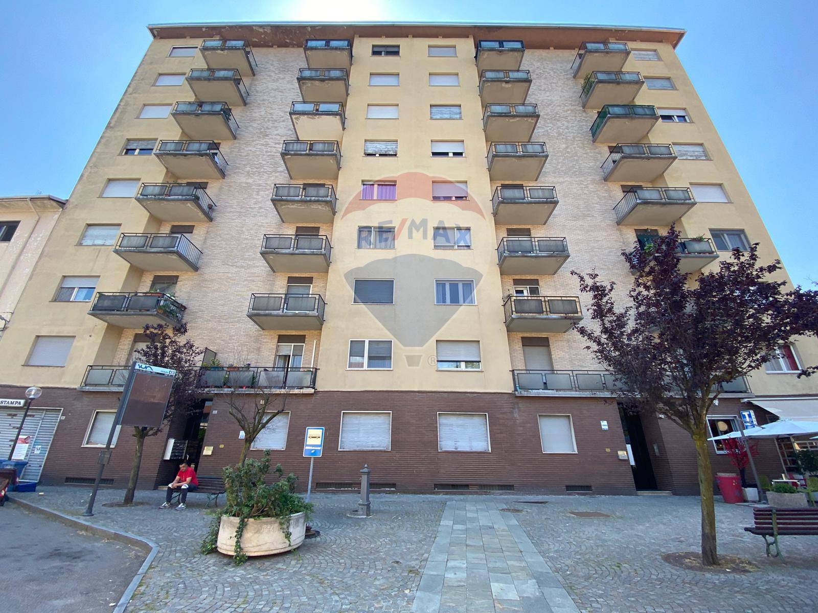 Appartamento GALLIATE vendita    RE/MAX Unit