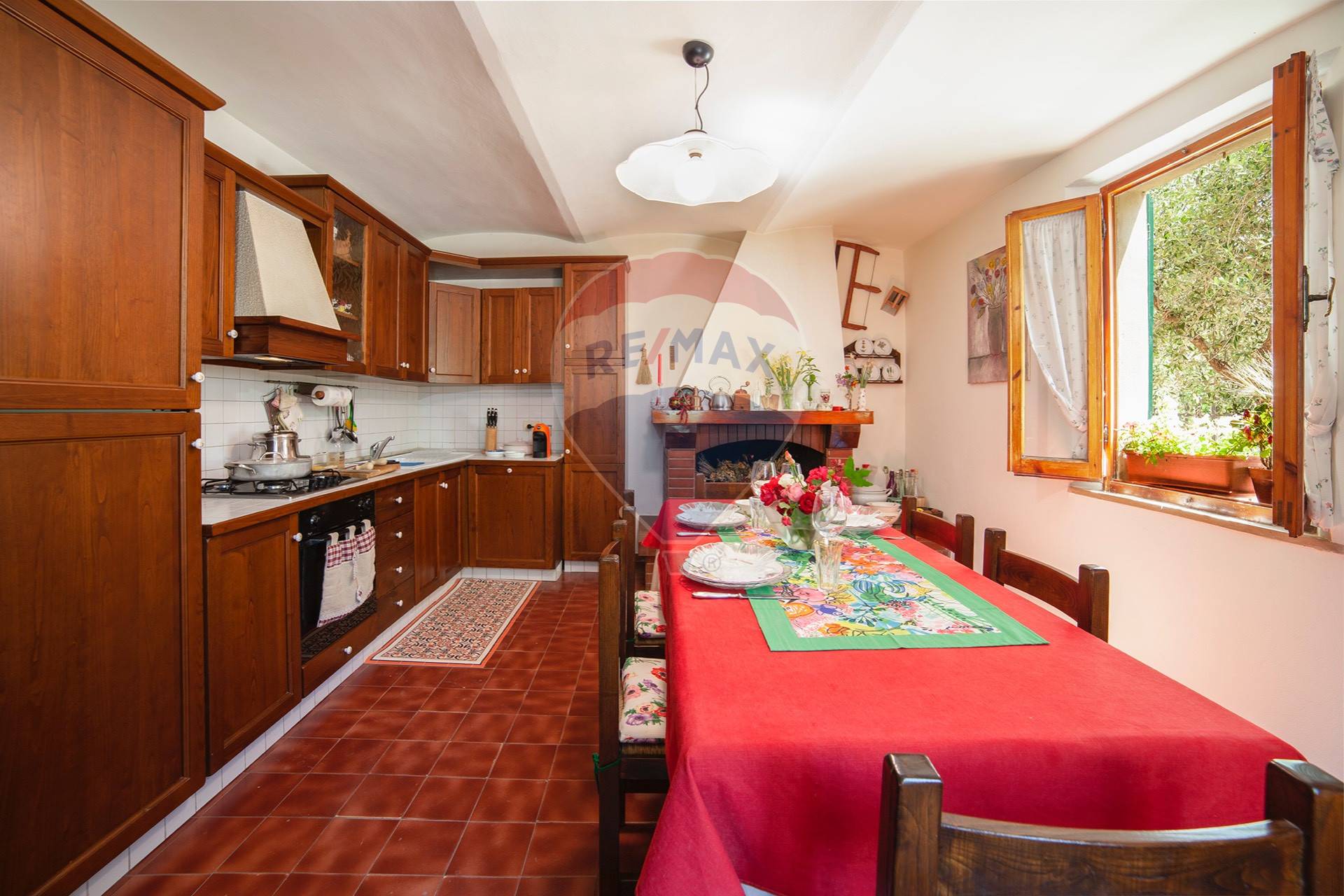 Villa Unifamiliare - Indipendente MONTEPULCIANO vendita  Abbadia  RE/MAX Silver 3