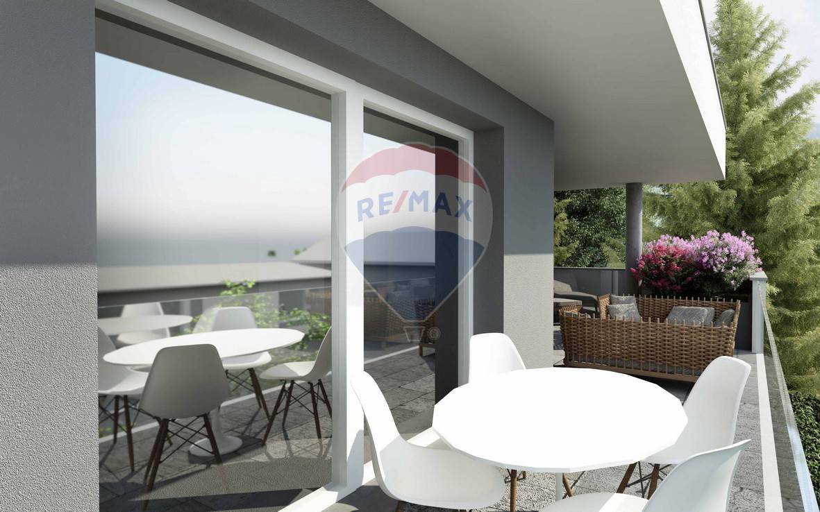 Appartamento LOMAZZO vendita    RE/MAX Essenza