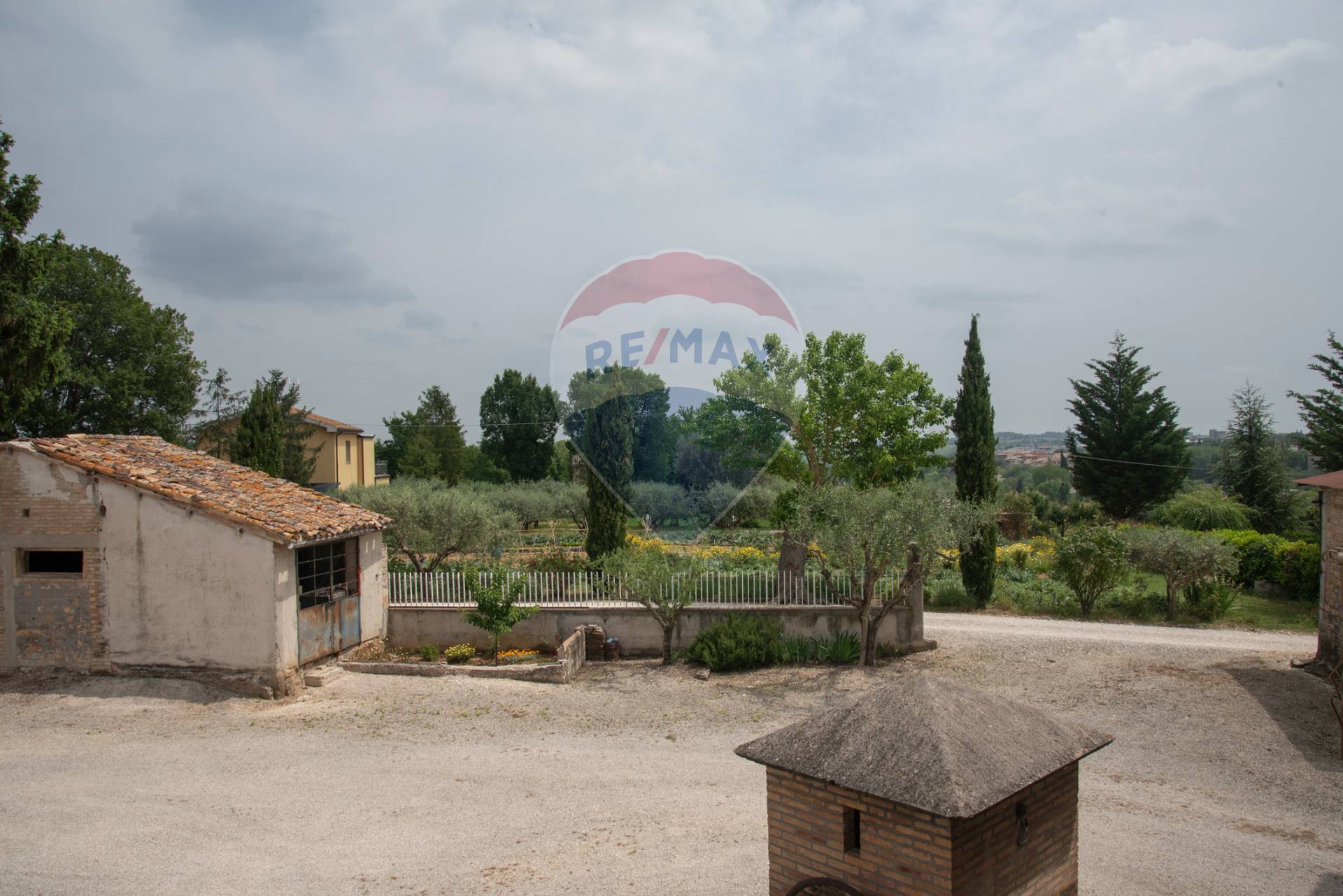  appignano vendita quart:  re/max master class