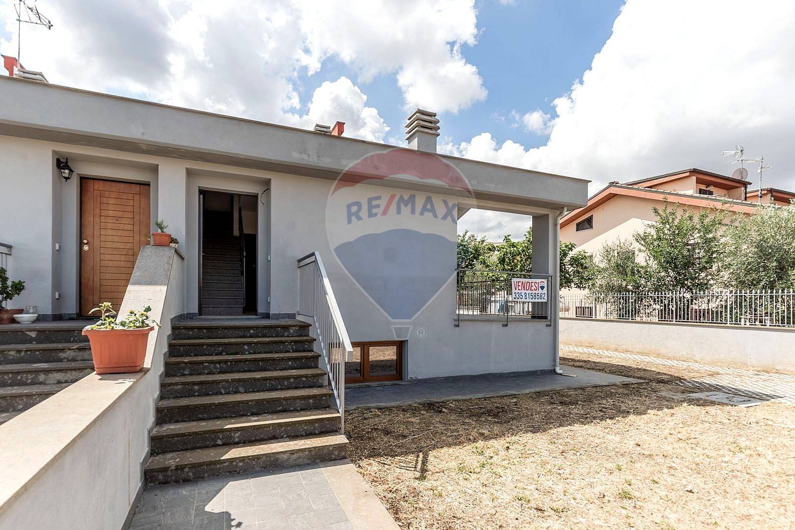 Villa ROMA vendita  Lunghezza  RE/MAX Titanus