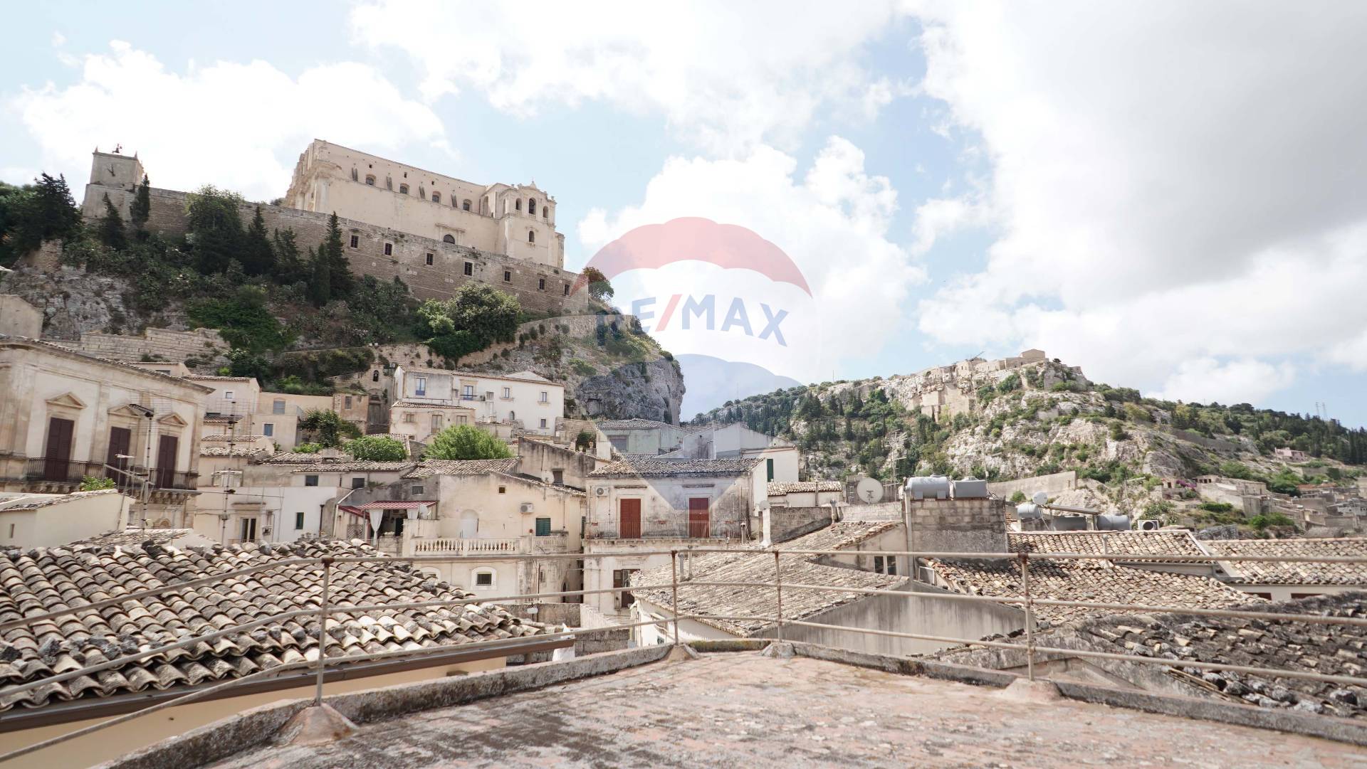  scicli vendita quart: centro storico re/max prima classe
