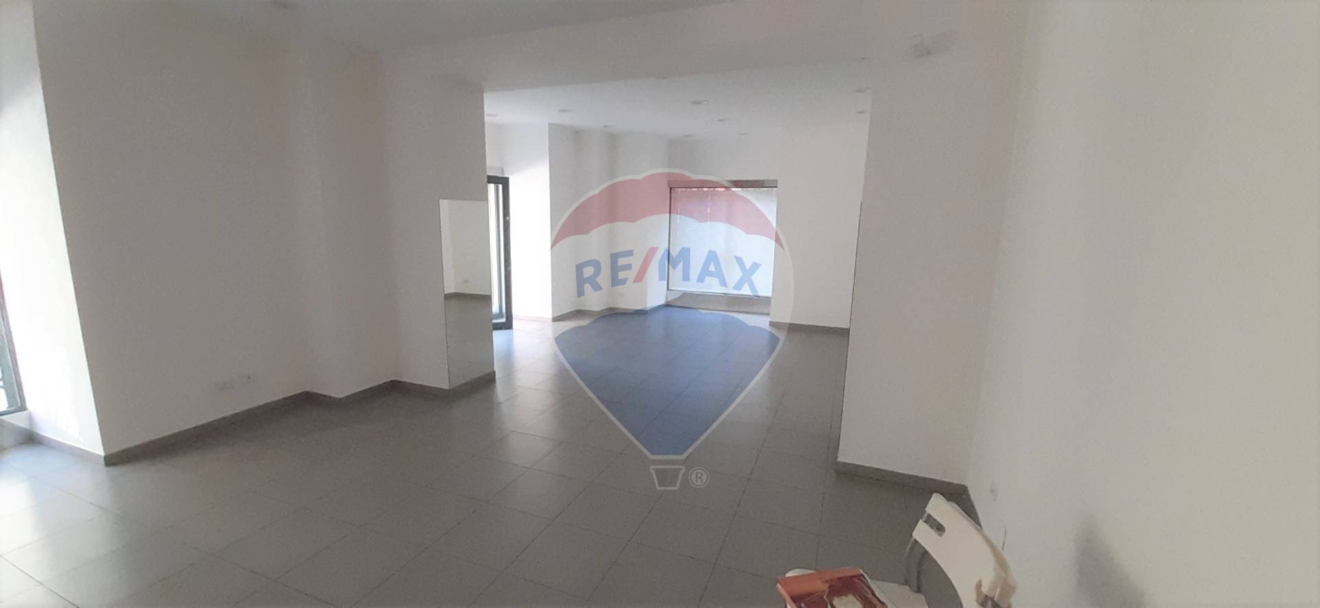 Negozio - Loc.Com. BARI affitto  Murat  RE/MAX Acquachiara