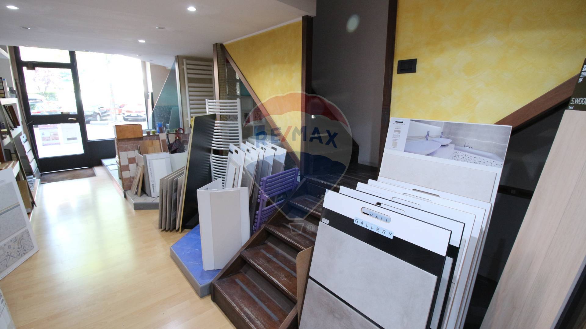 Negozio - Loc.Com. MILANO vendita    RE/MAX Associati Real Estate