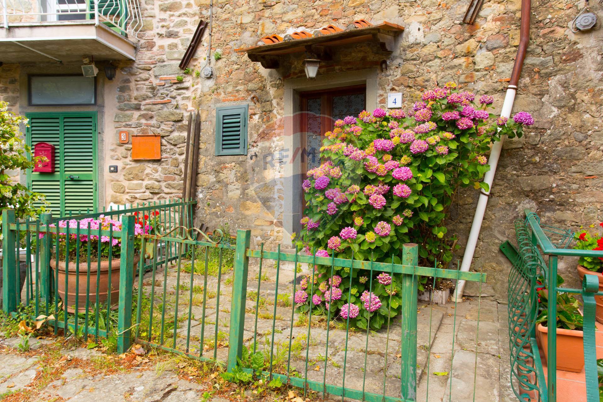 Villa Unifamiliare - Indipendente PESCIA vendita  San Quirico  RE/MAX Diamante