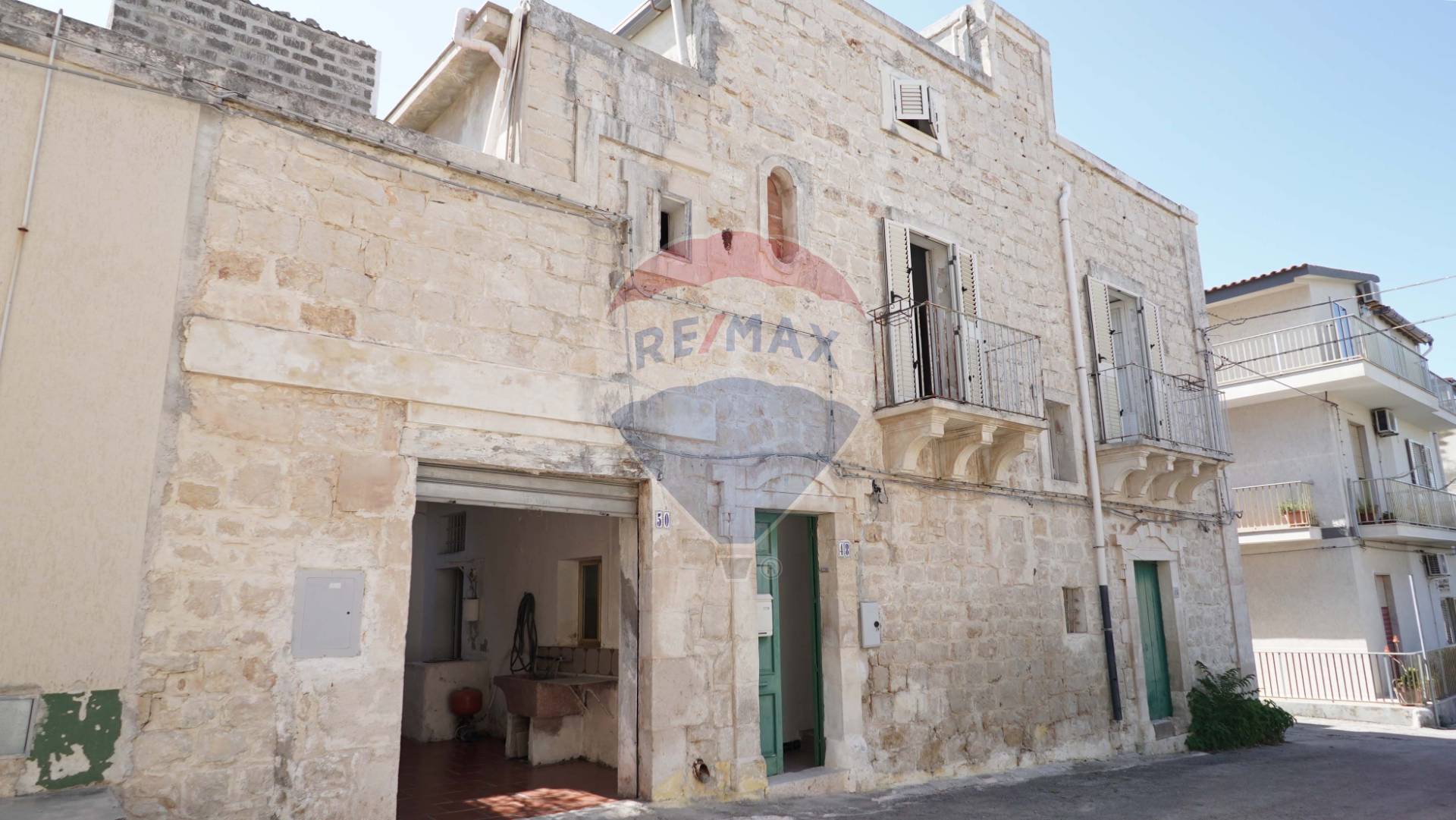  scicli vendita quart: donnalucata re/max prima classe