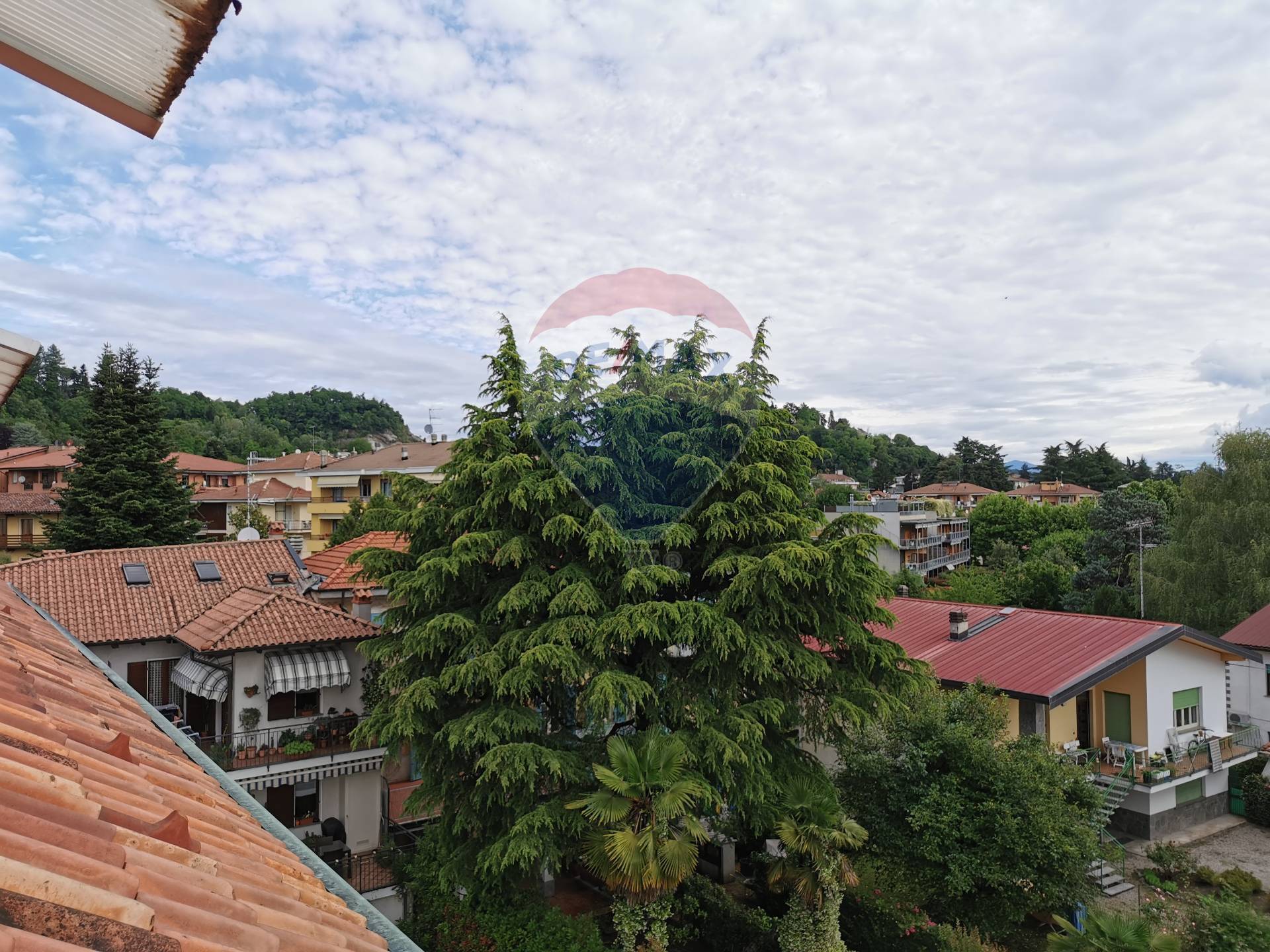 Stabile intero - Palazzo ARONA vendita    RE/MAX Unit