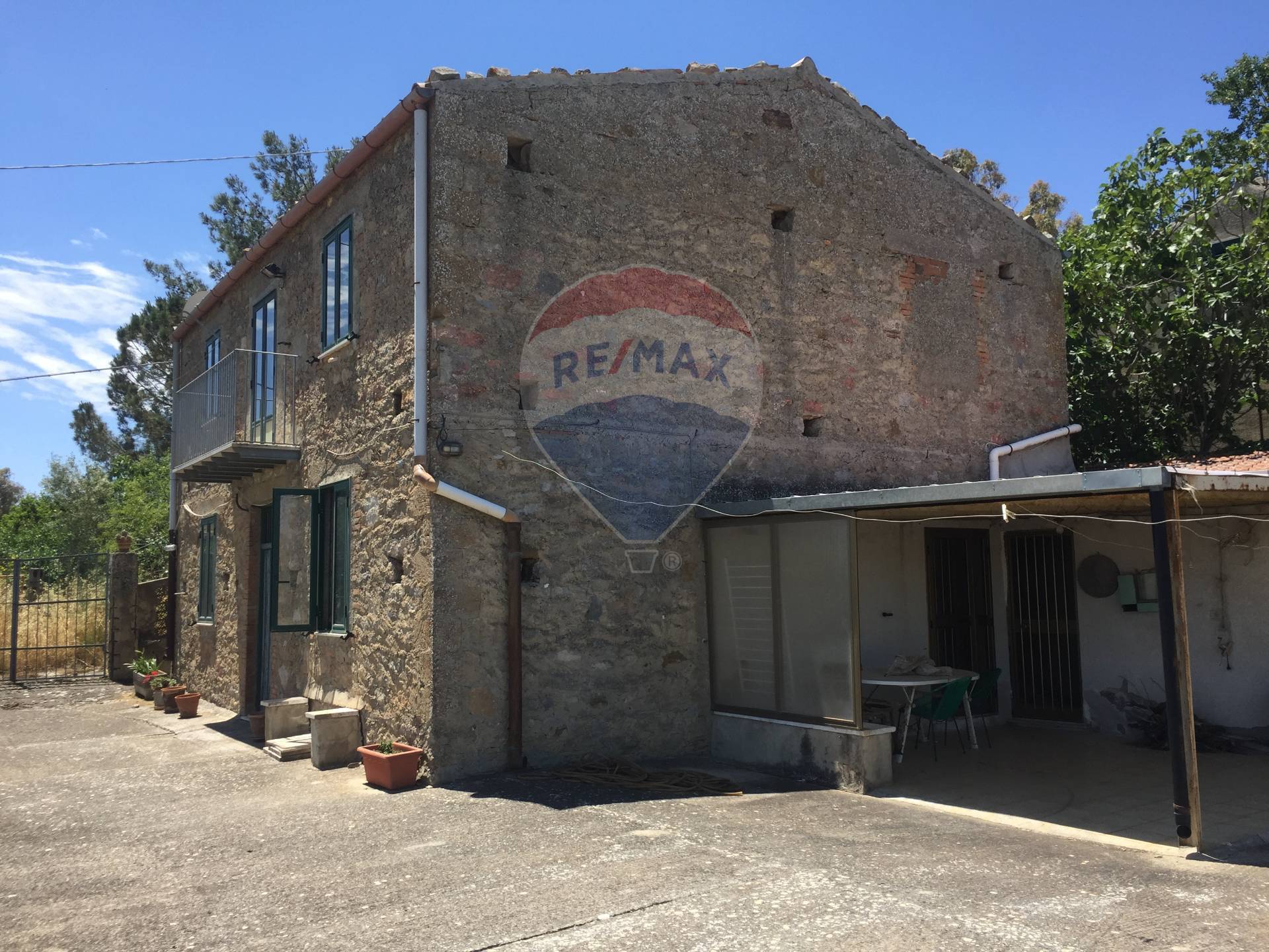  gangi vendita quart:  re/max hunters