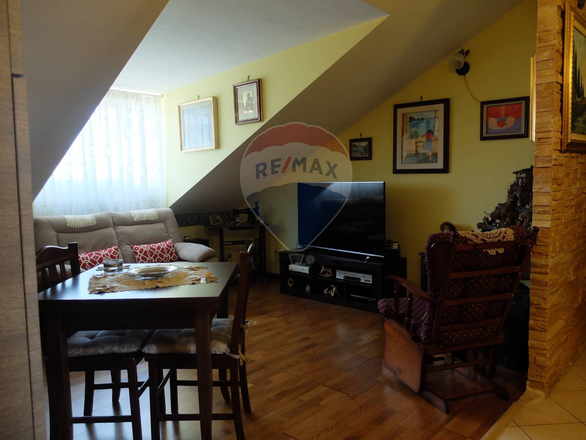  san nicola la strada vendita quart:  re/max divina