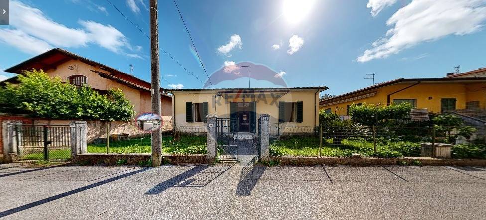  pietrasanta vendita quart: ponterosso re/max quality house