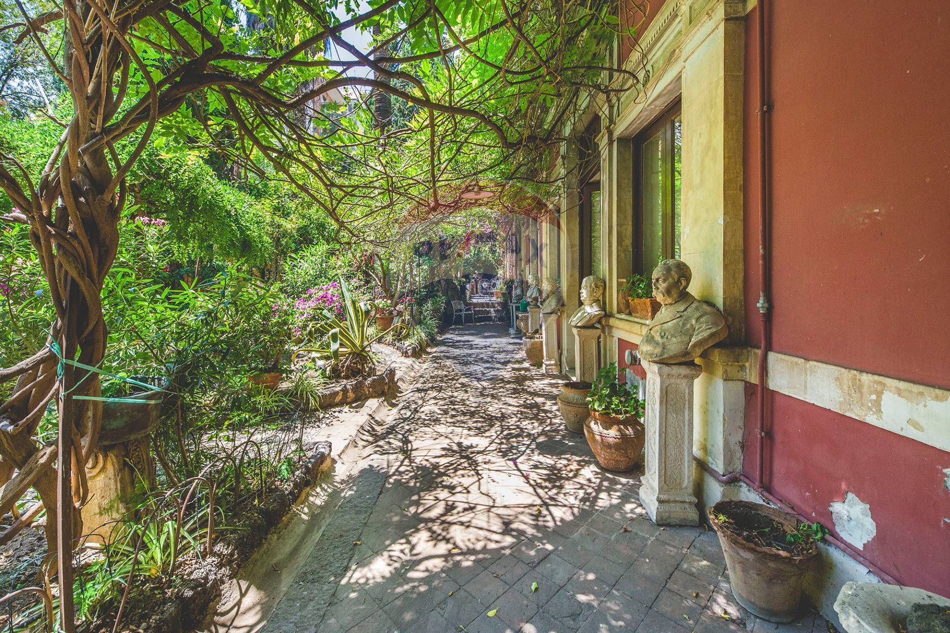  catania vendita quart: via etnea - via umberto re/max city home