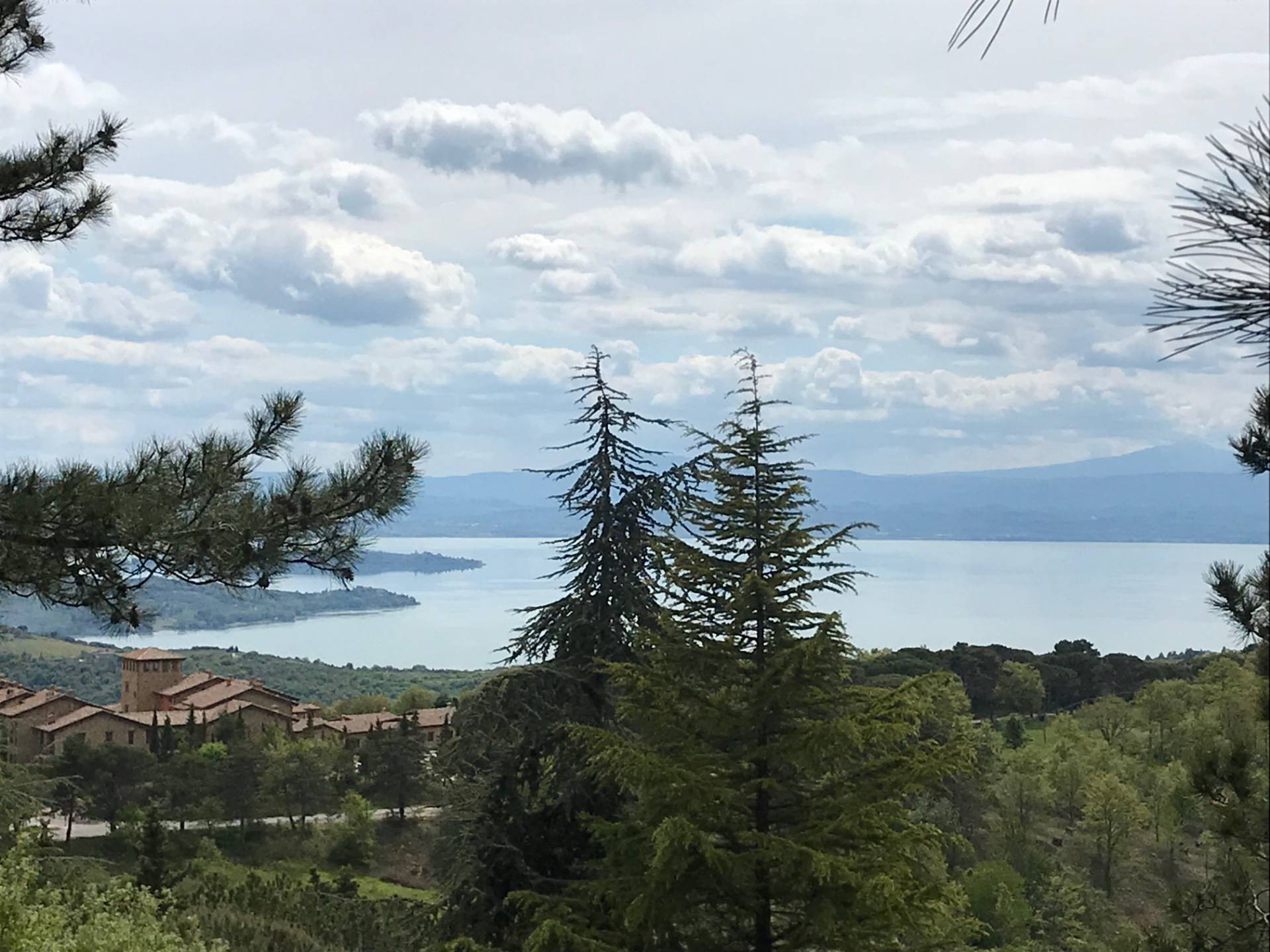 Villa PASSIGNANO SUL TRASIMENO vendita  Castel Rigone  RE/MAX Famosa