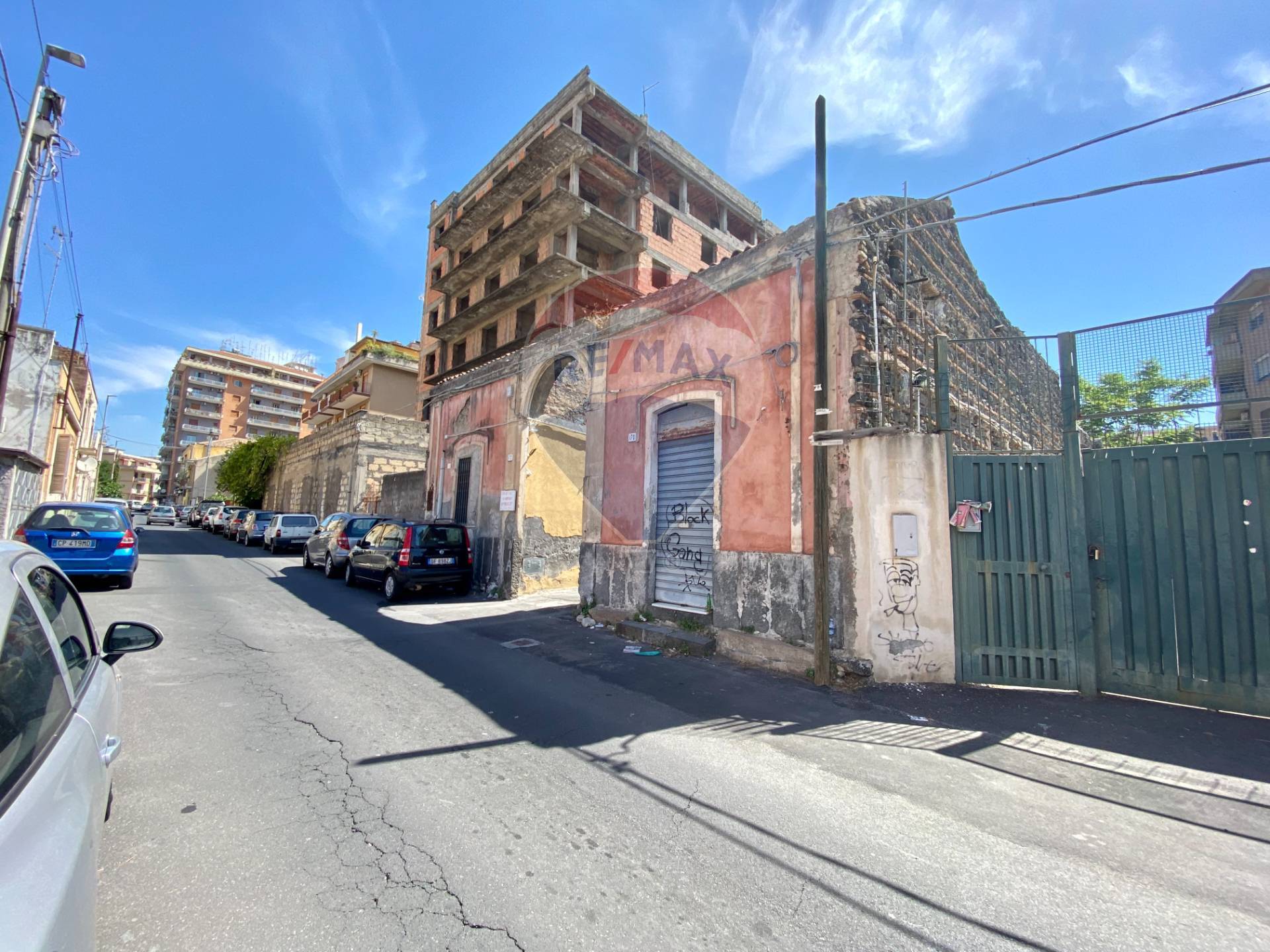  catania vendita quart: viale m. rapisardi - lavaggi re/max realizza