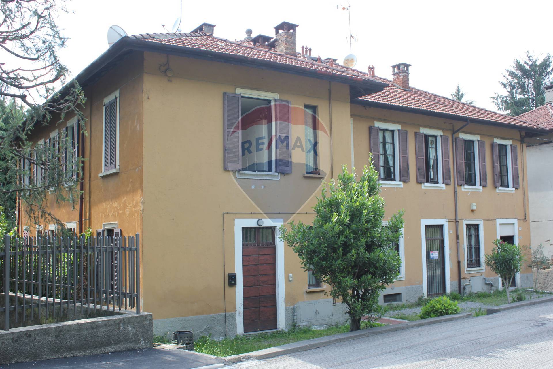  barzanò vendita quart:  re/max vittoria