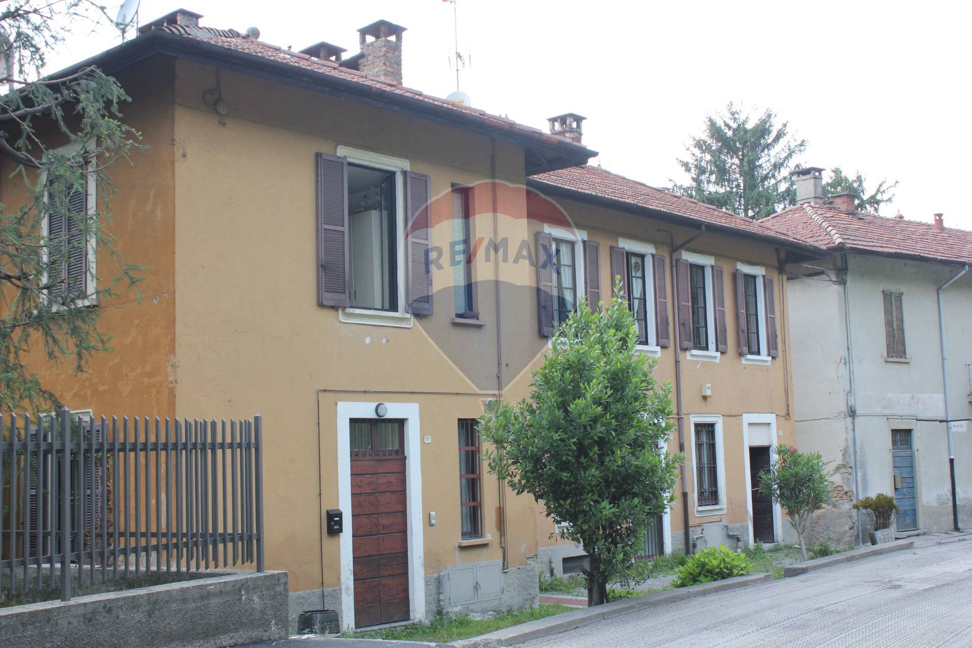 Appartamento BARZANÒ vendita    RE/MAX Vittoria