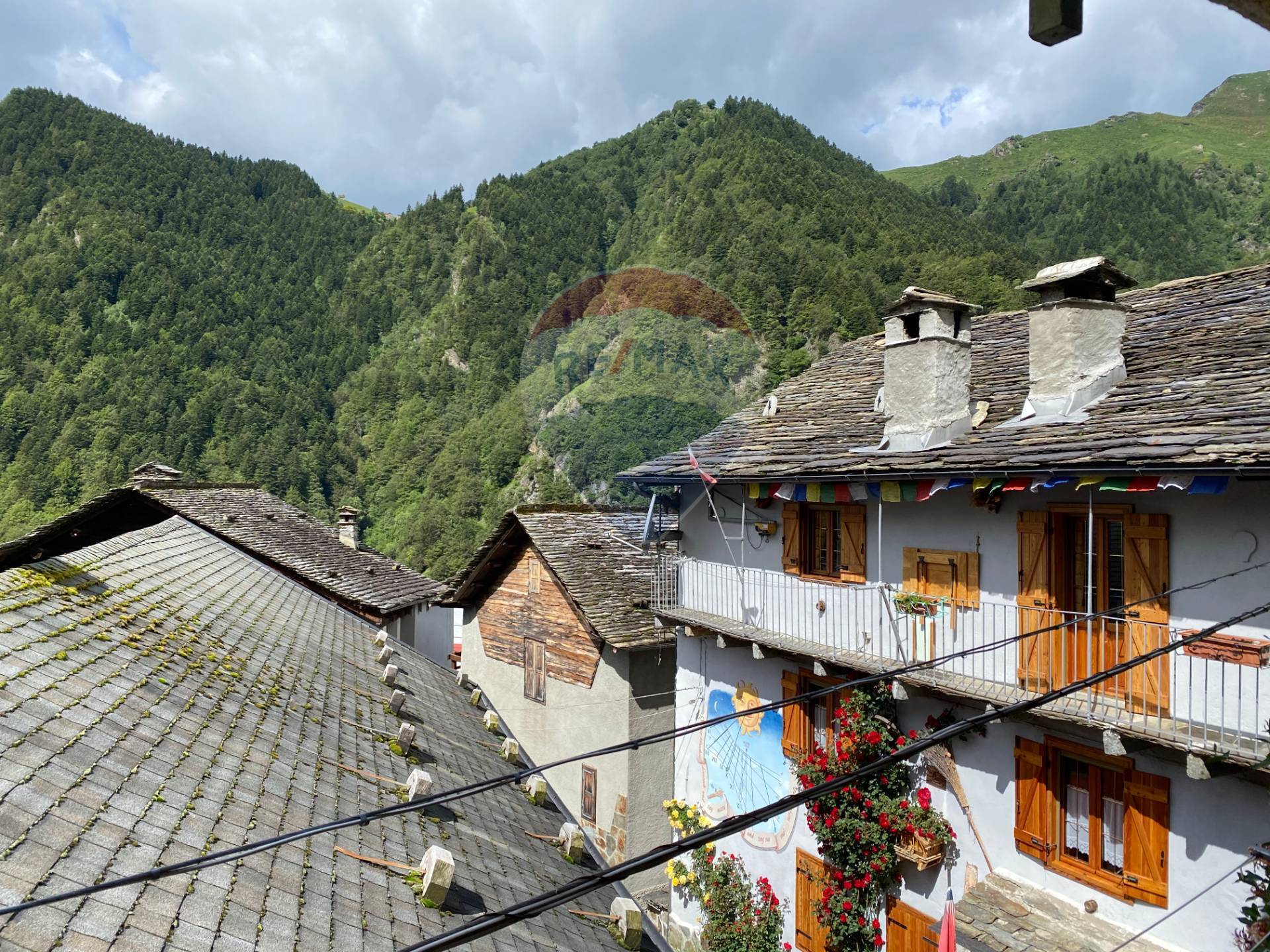 Villa Unifamiliare - Indipendente RIMELLA vendita    RE/MAX Unit