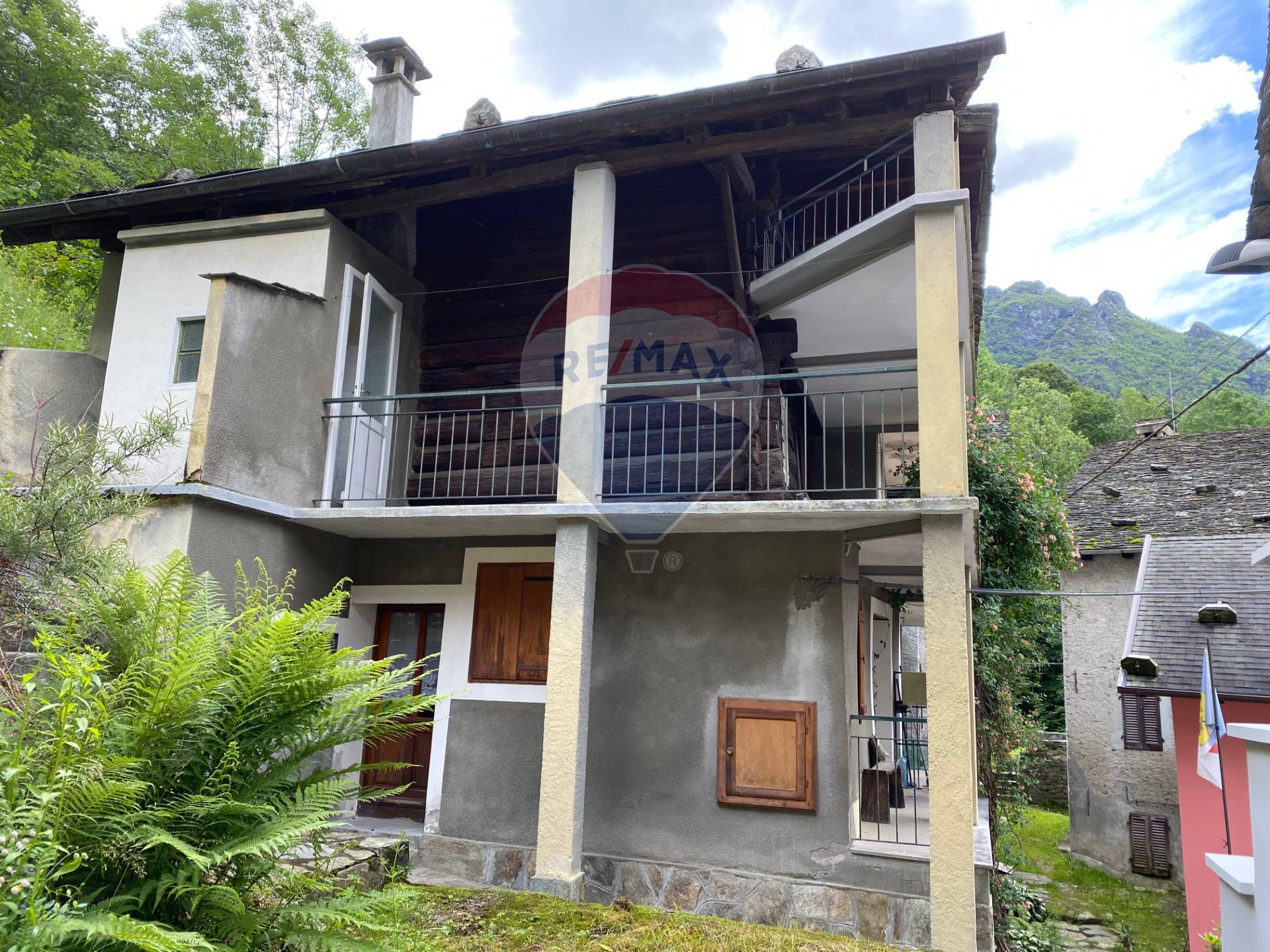 Villa Unifamiliare - Indipendente RIMELLA vendita    RE/MAX Unit