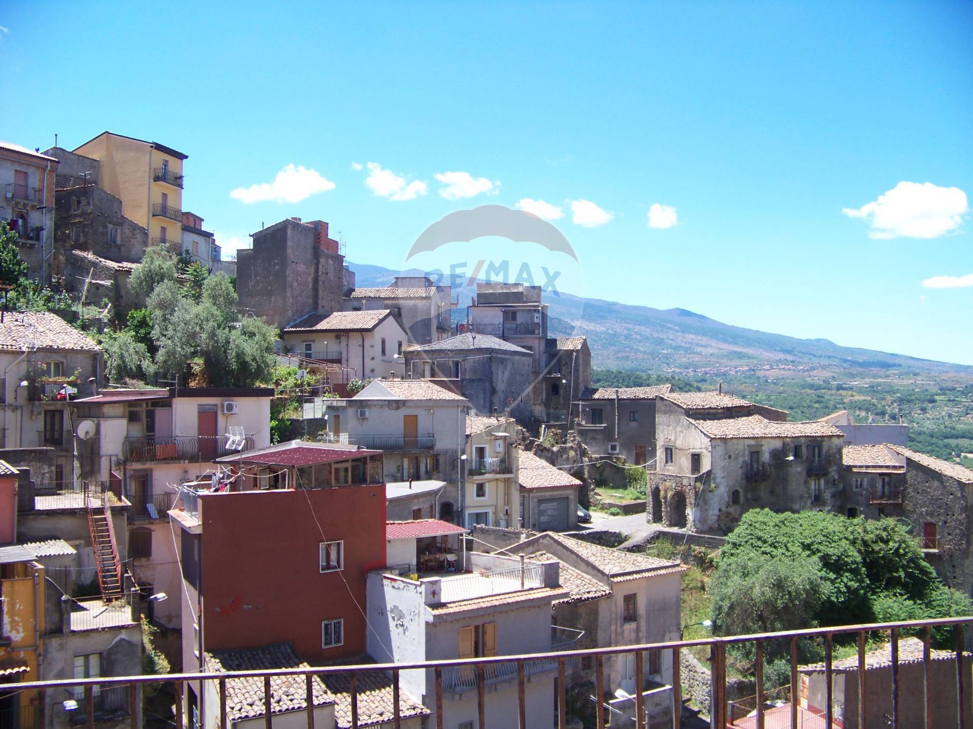 Villa Unifamiliare - Indipendente CASTIGLIONE DI SICILIA vendita    RE/MAX Crea Casa