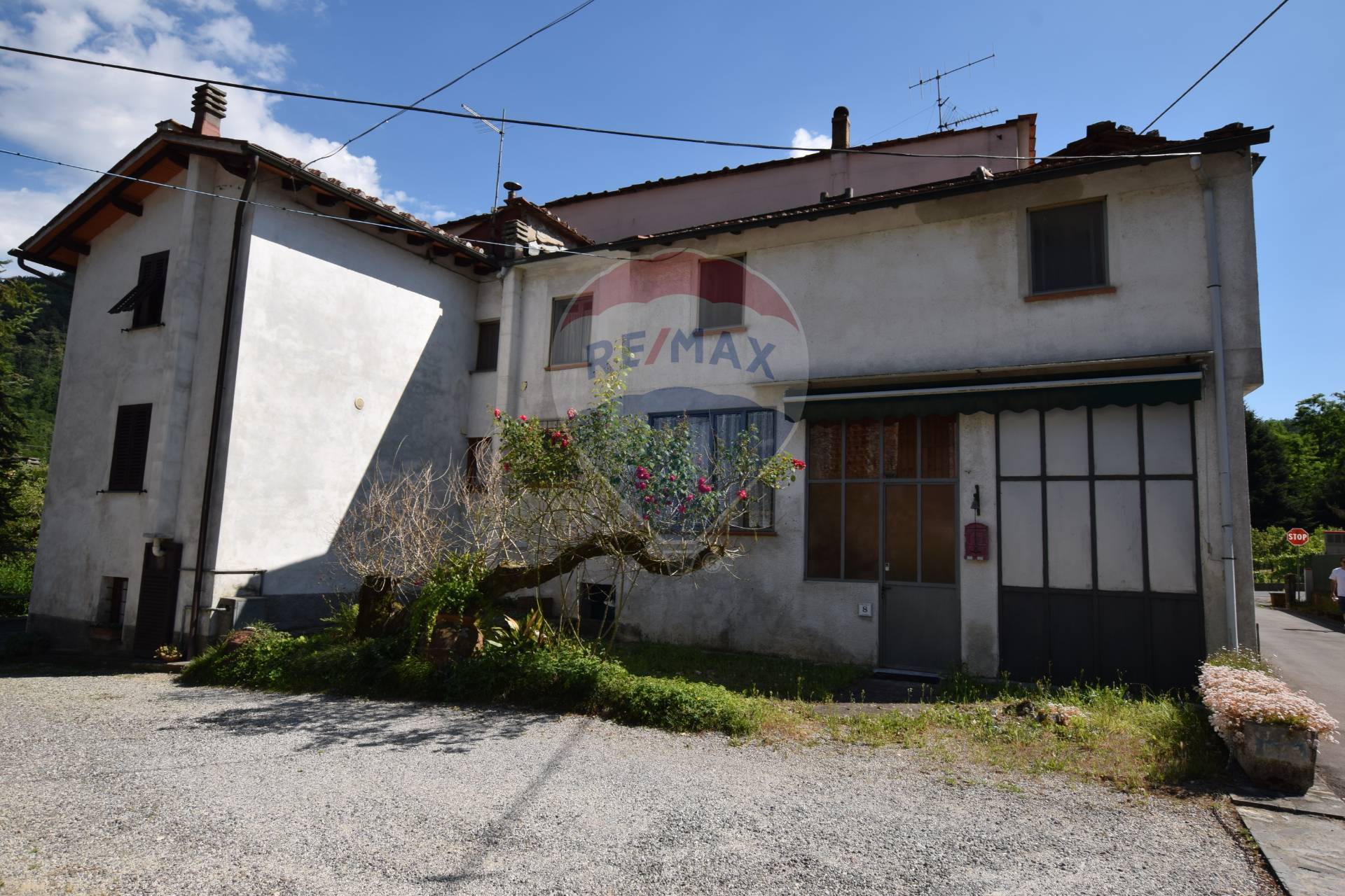  borgo a mozzano vendita quart: valdottavo re/max domus consulting