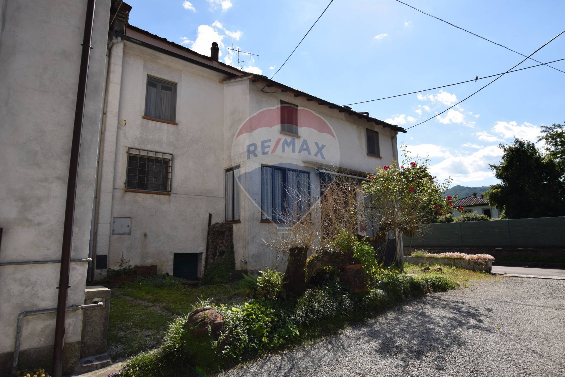 Villa Bifamiliare BORGO A MOZZANO vendita  Valdottavo  RE/MAX Domus Consulting