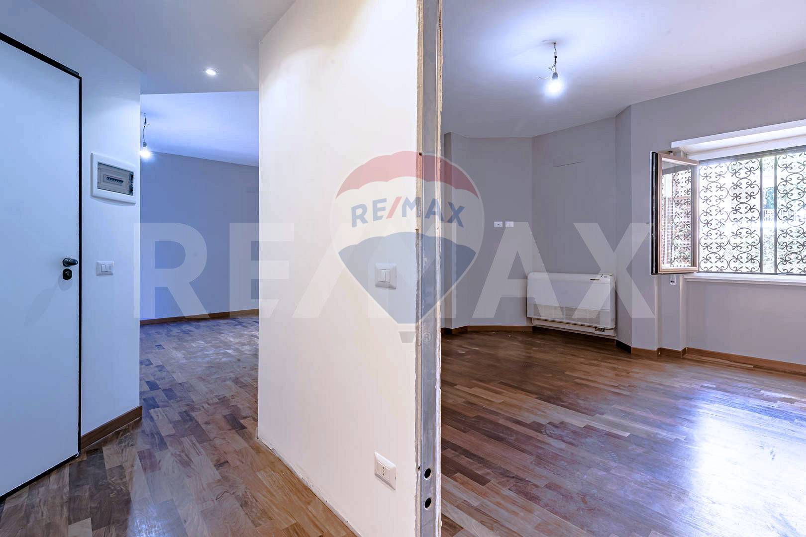  roma vendita quart: vigna clara re/max titanus