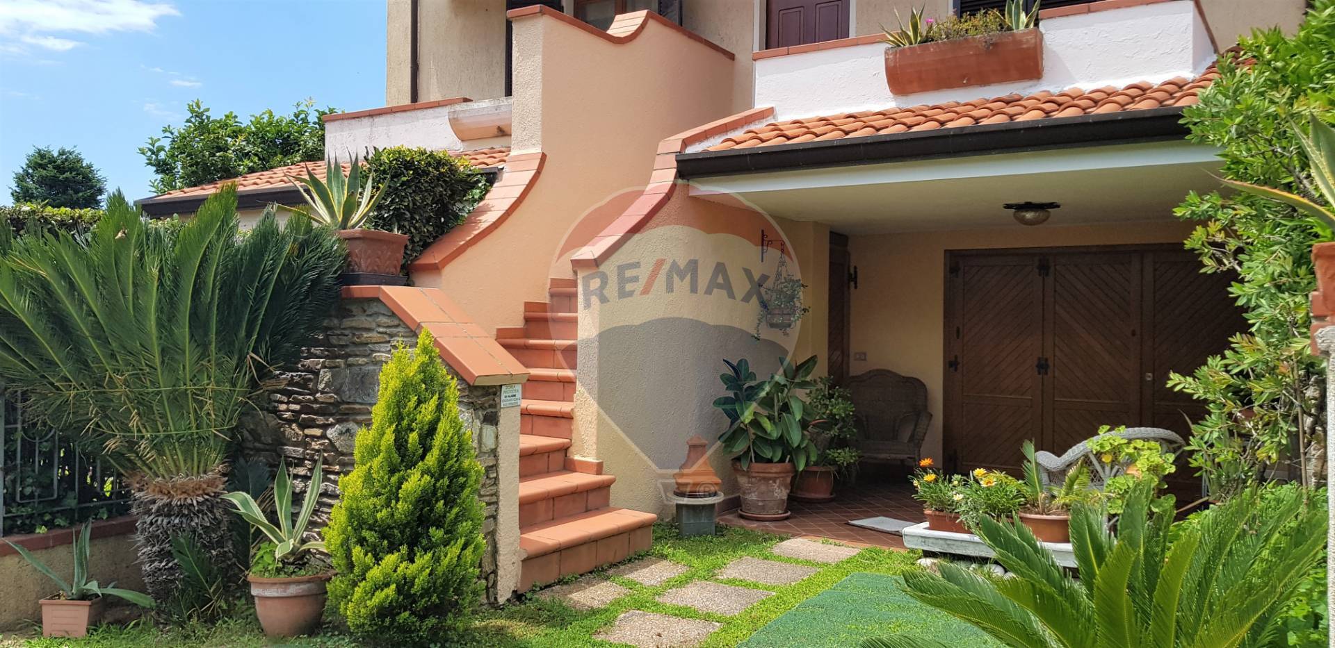 Villa MASSAROSA vendita  Stiava  RE/MAX Quality House