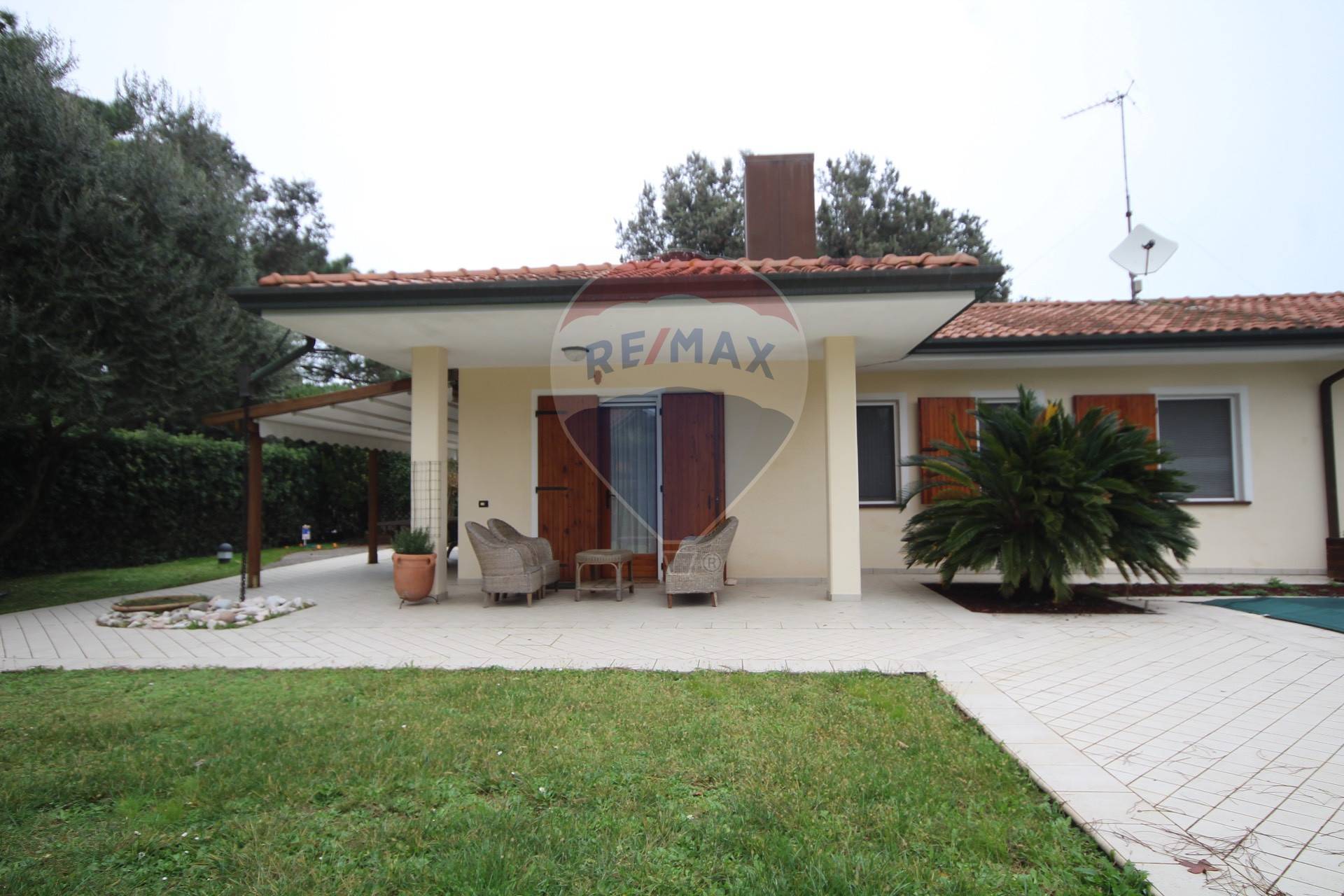 Villa ROSOLINA vendita  Albarella  RE/MAX Sunbeam