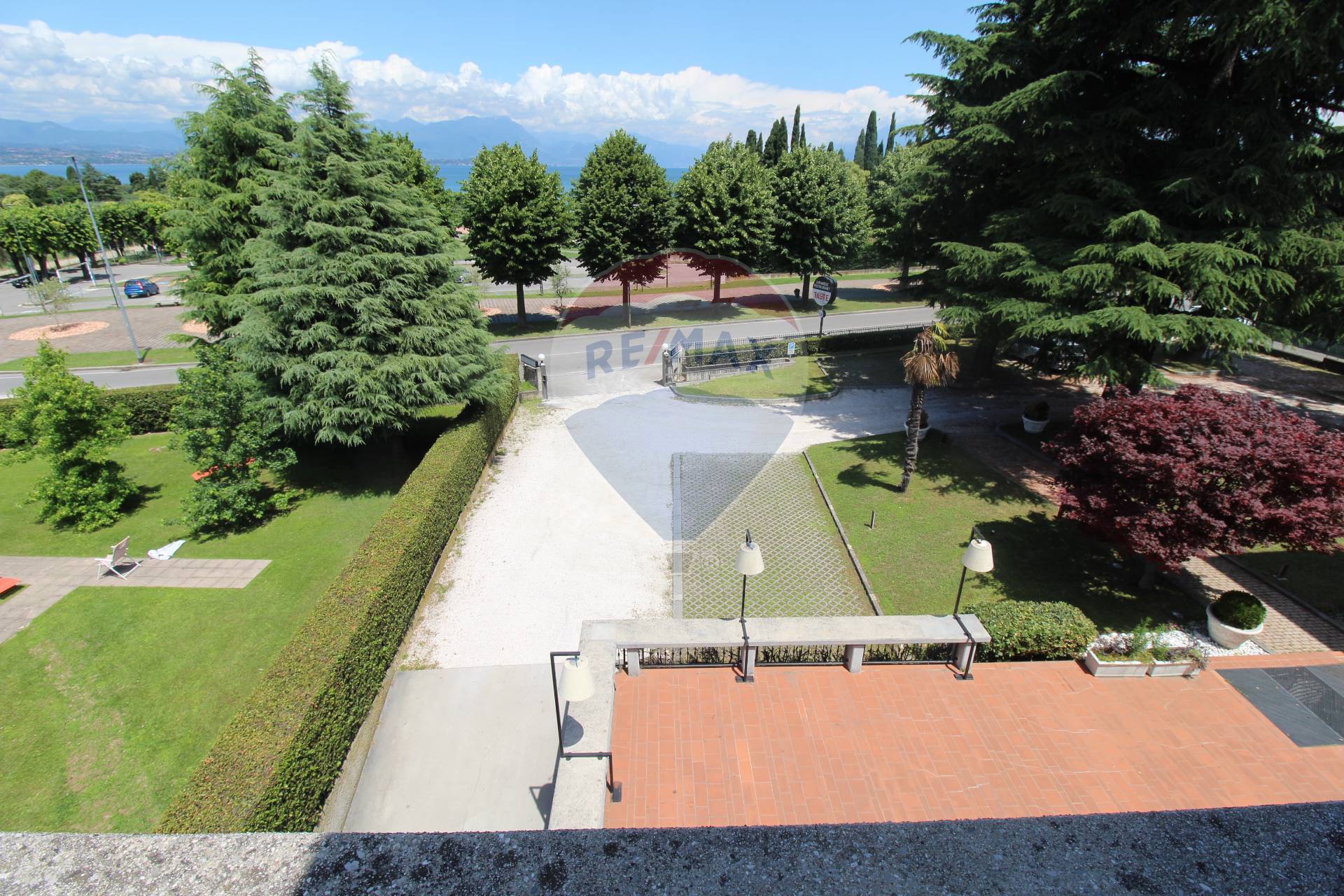 Villa Unifamiliare - Indipendente DESENZANO DEL GARDA vendita  Desenzano del Garda  RE/MAX Expo 7
