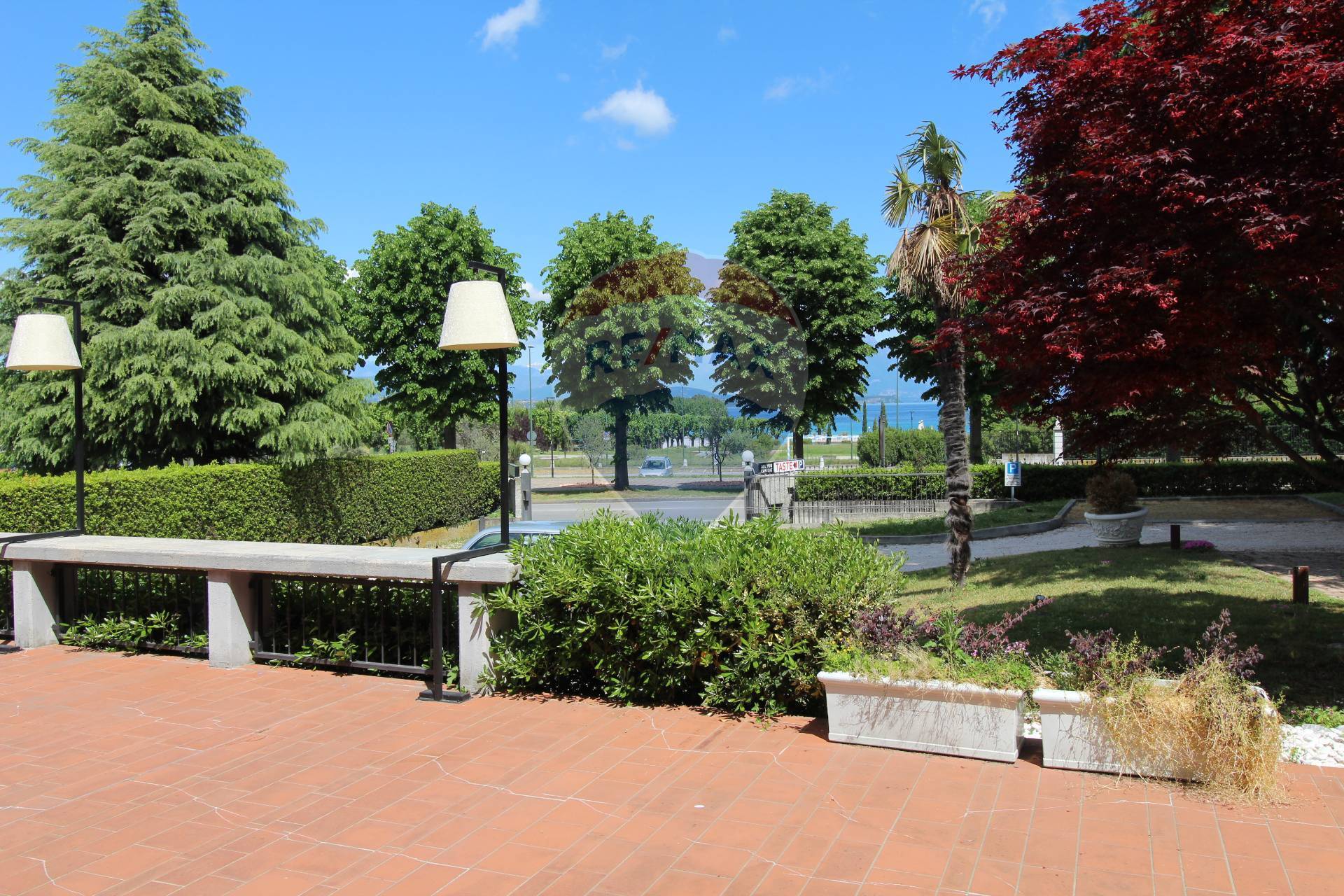 Villa Unifamiliare - Indipendente DESENZANO DEL GARDA vendita  Desenzano del Garda  RE/MAX Expo 7