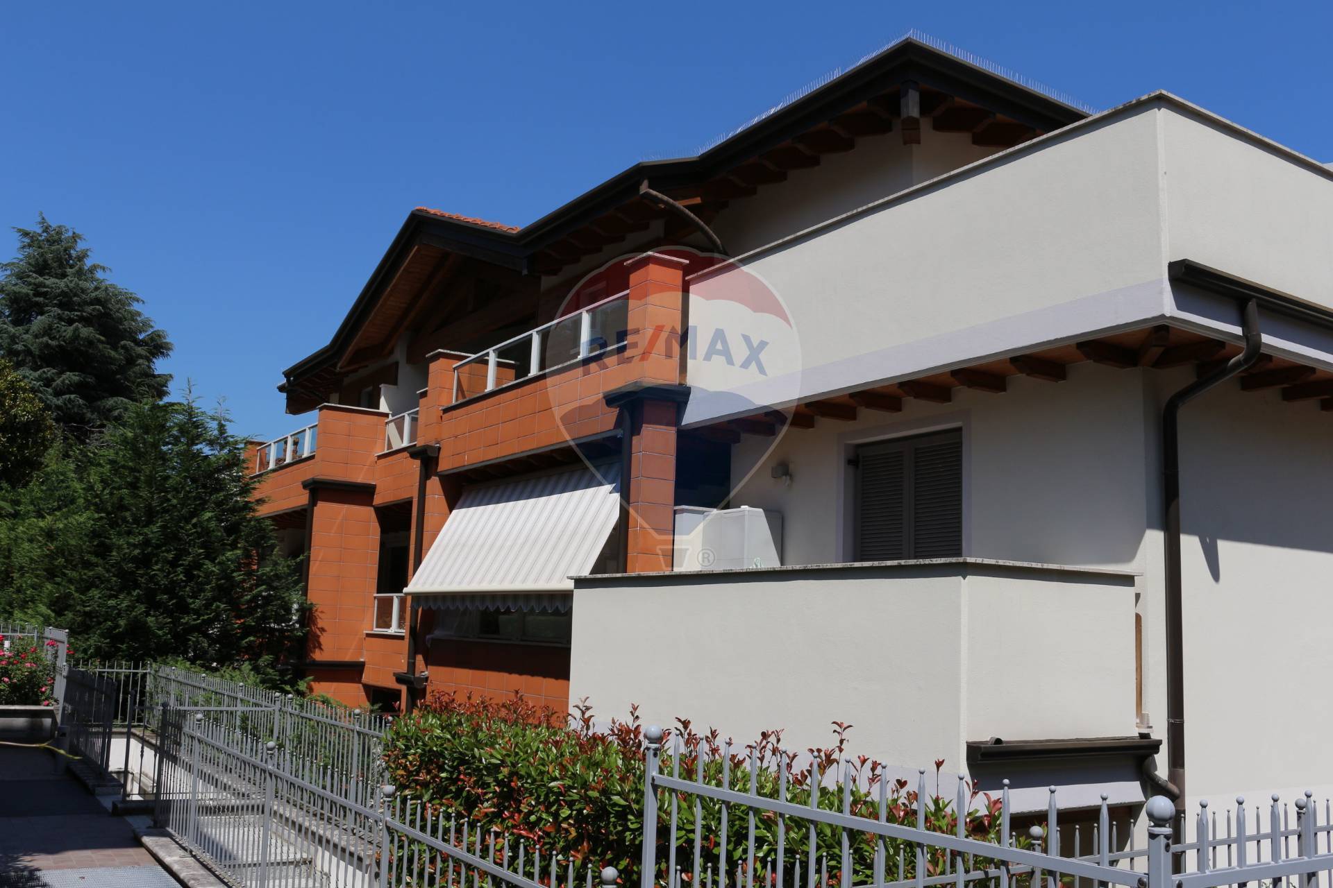  imbersago vendita quart:  re/max vittoria