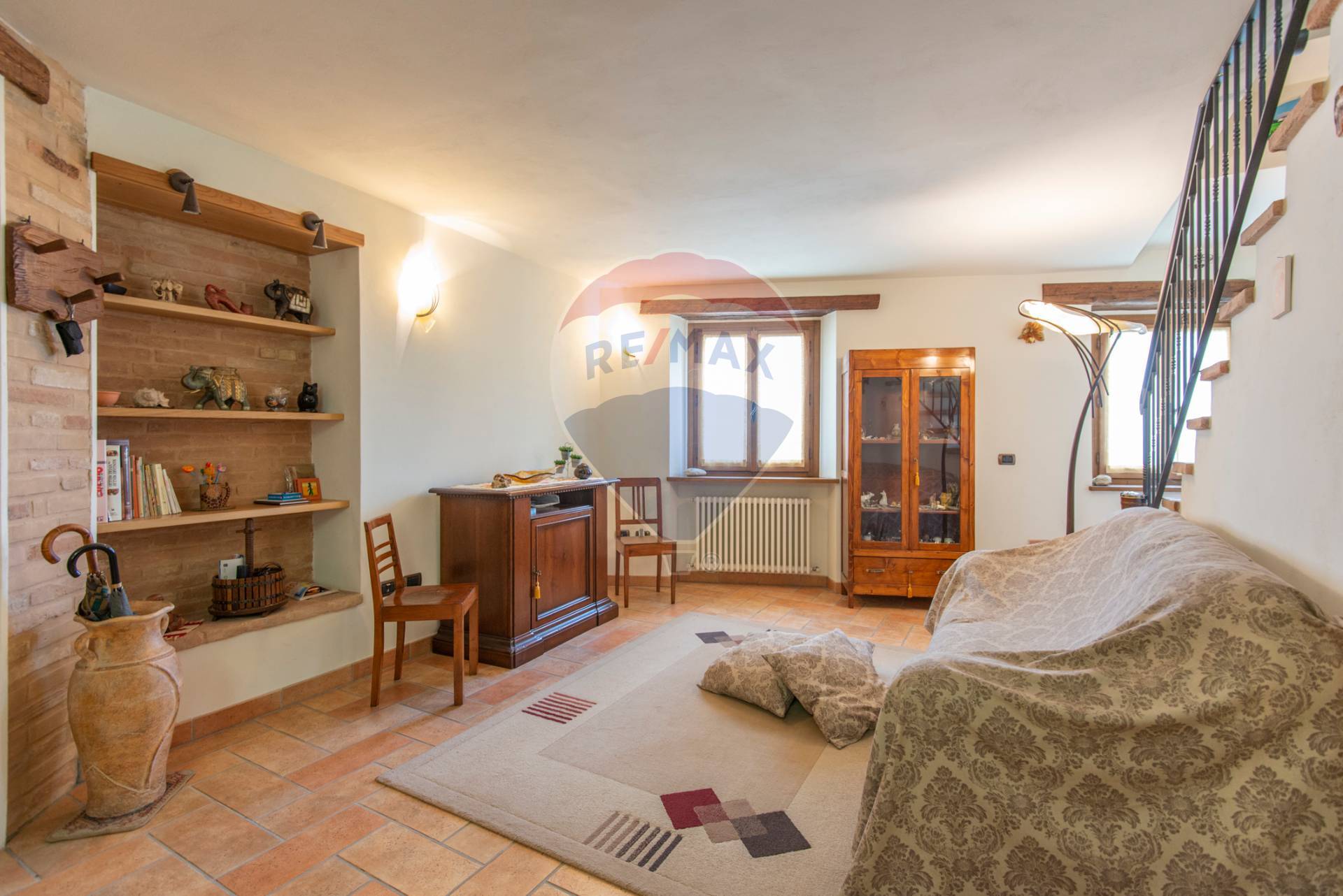 Villa Bifamiliare MONTEFANO vendita    RE/MAX Master Class