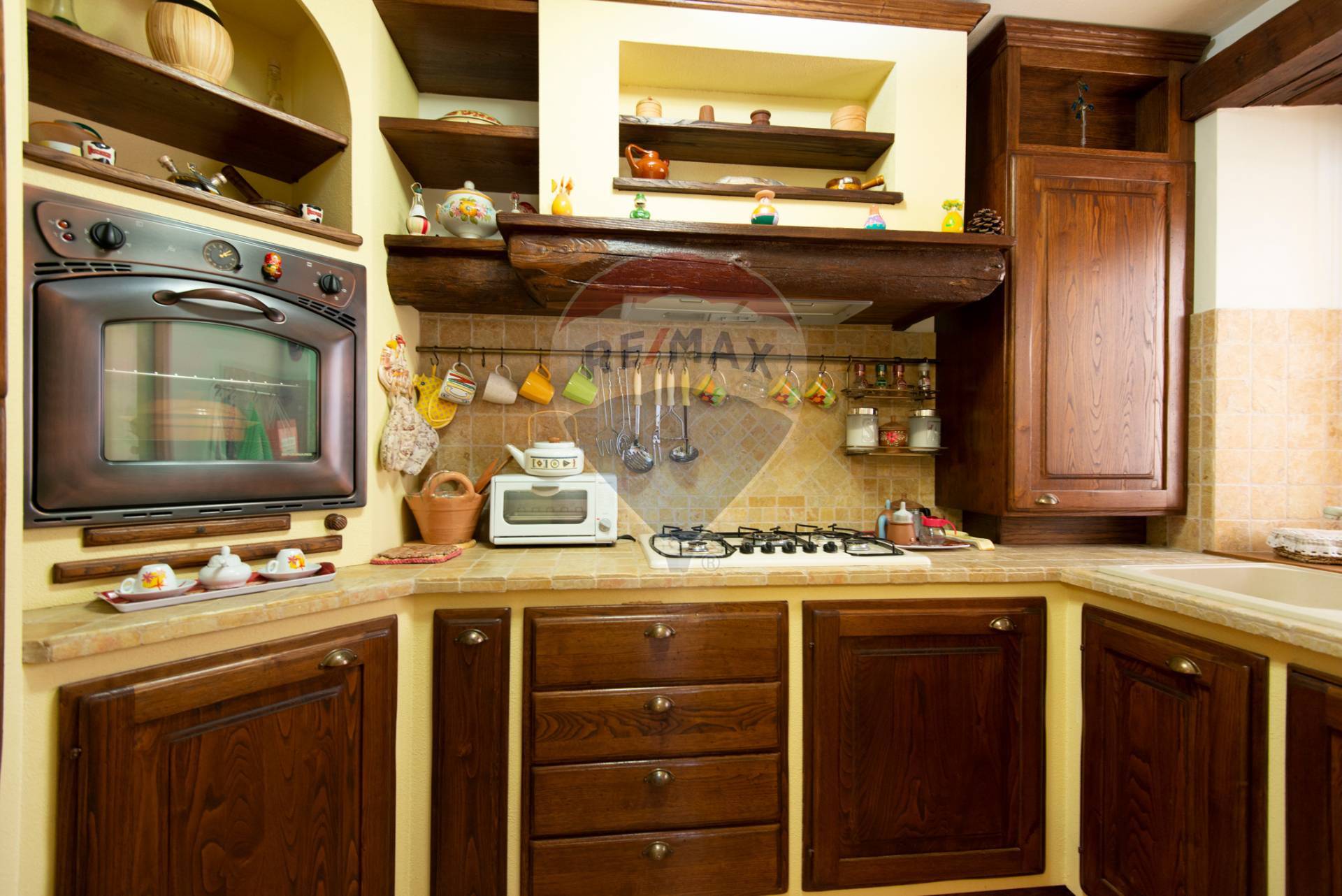 Villa Bifamiliare MONTEFANO vendita    RE/MAX Master Class