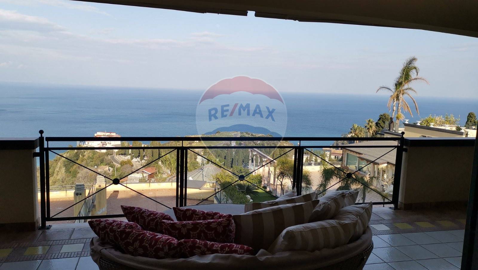  taormina vendita quart:  re-max-estates