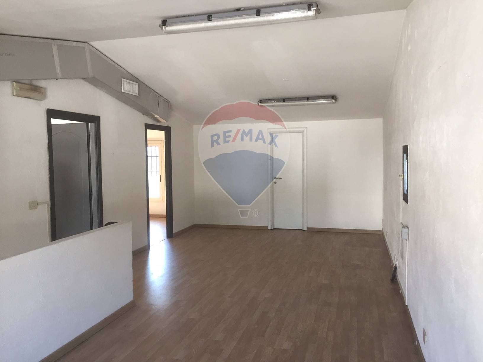 Ufficio - Loc.Com. ROMA affitto  Saxarubra  RE/MAX Titanus