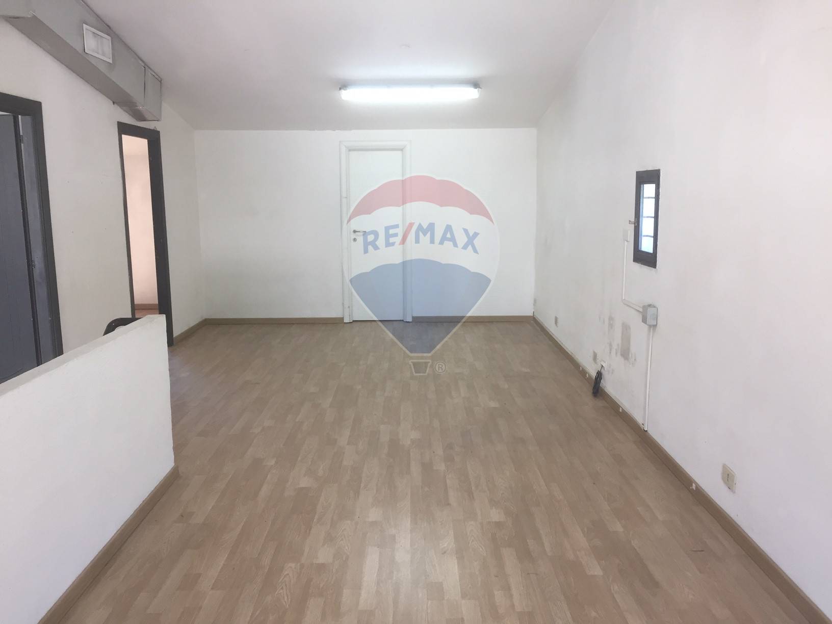 Ufficio - Loc.Com. ROMA affitto  Saxarubra  RE/MAX Titanus